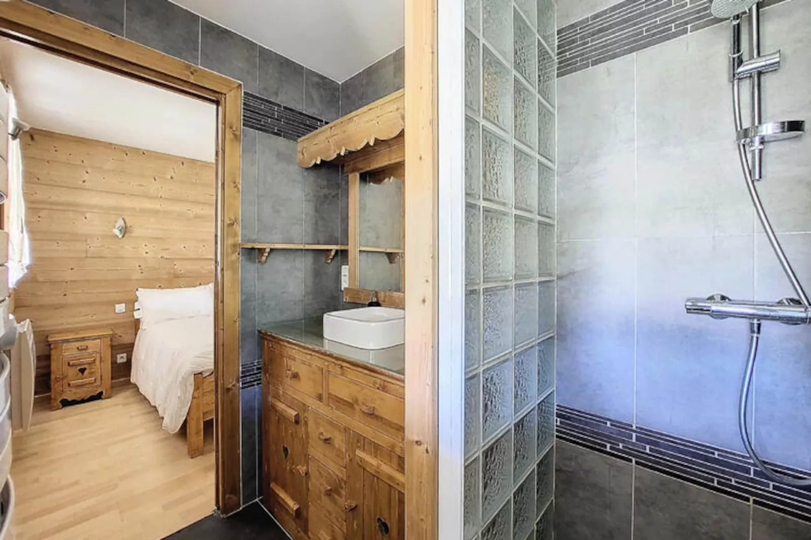 Appartements à Saint Jean d'Aulps-Image-tags.