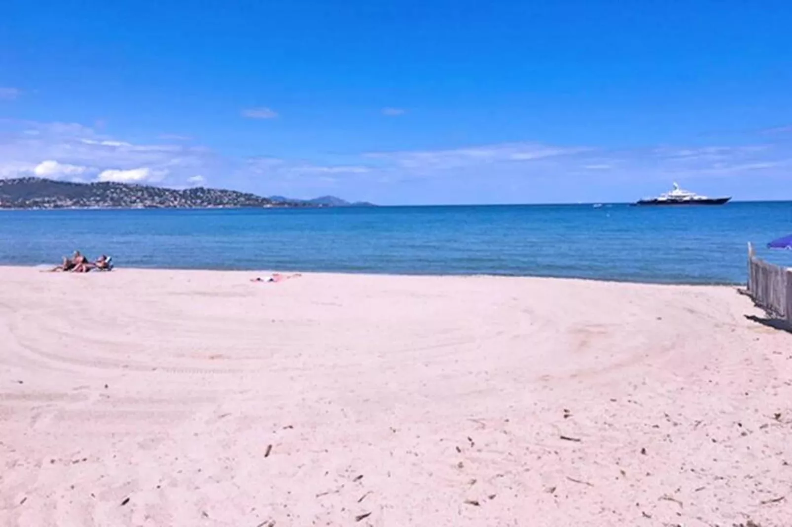 Résidence Les Boucanniers-Uitzicht zomer