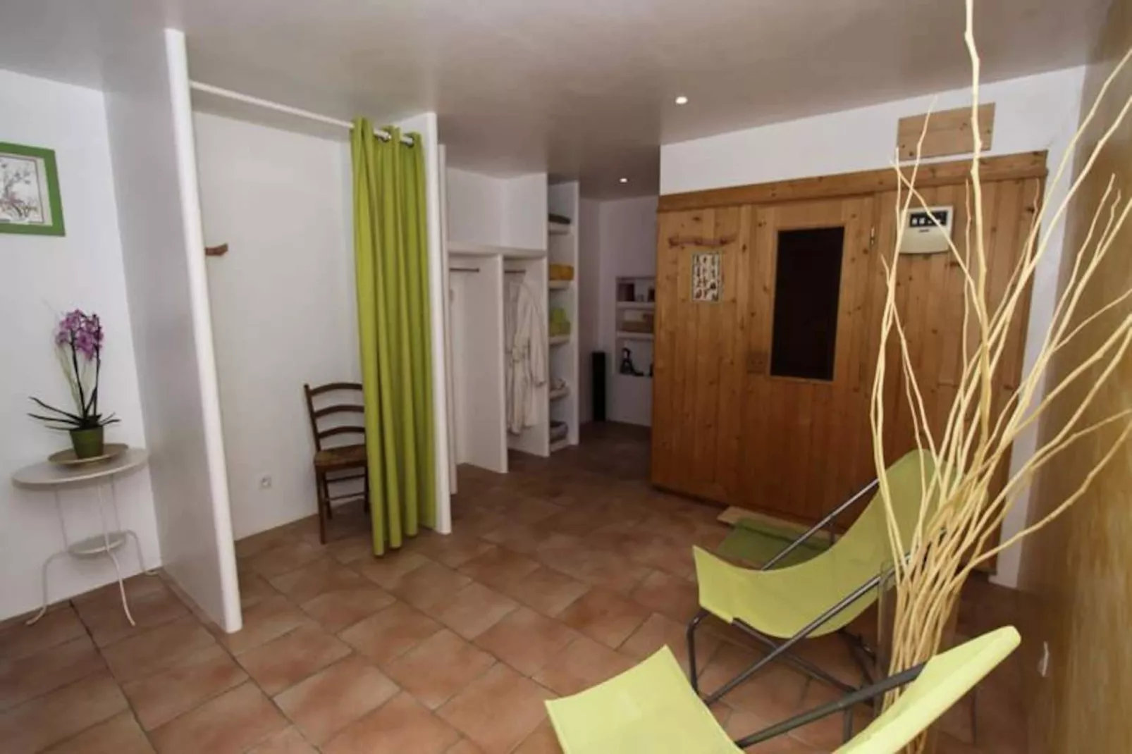 L'oubradou, Mas De Charme, Piscine Partag&eacute;e En Provence, Nature Et Calme-Image-tags.