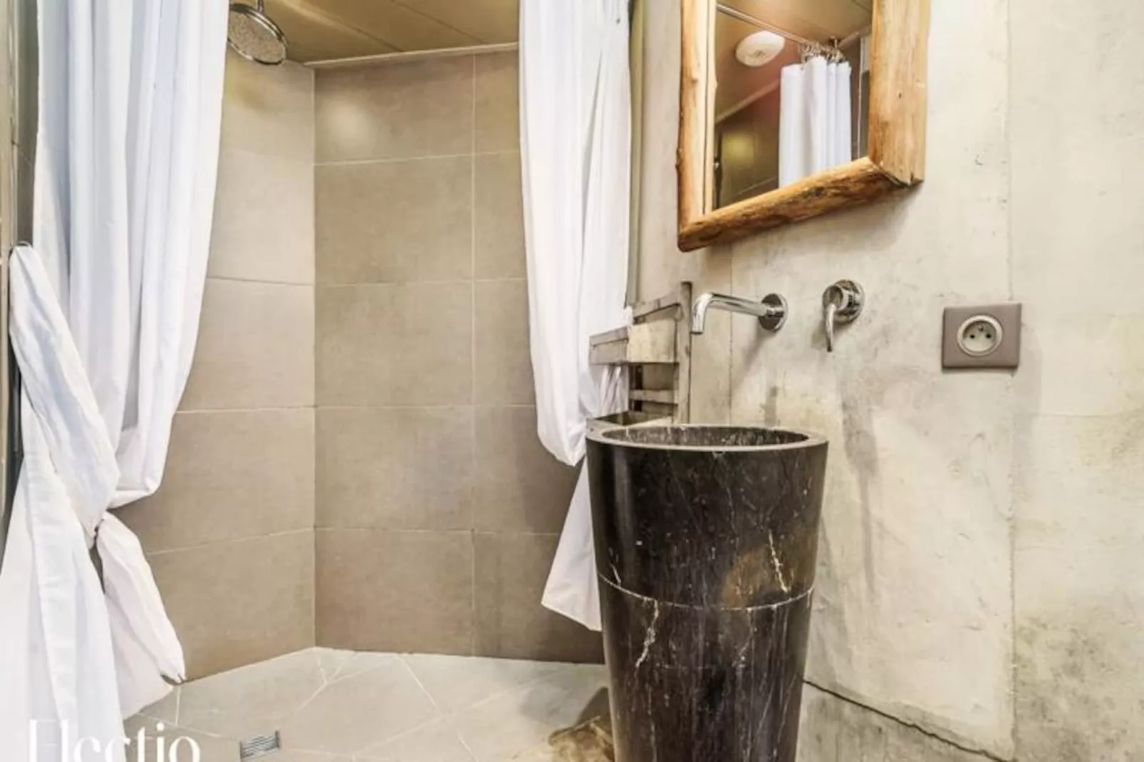 Loggia Des Genets  I  R&eacute;sidence Les Petitons-Image-tags.