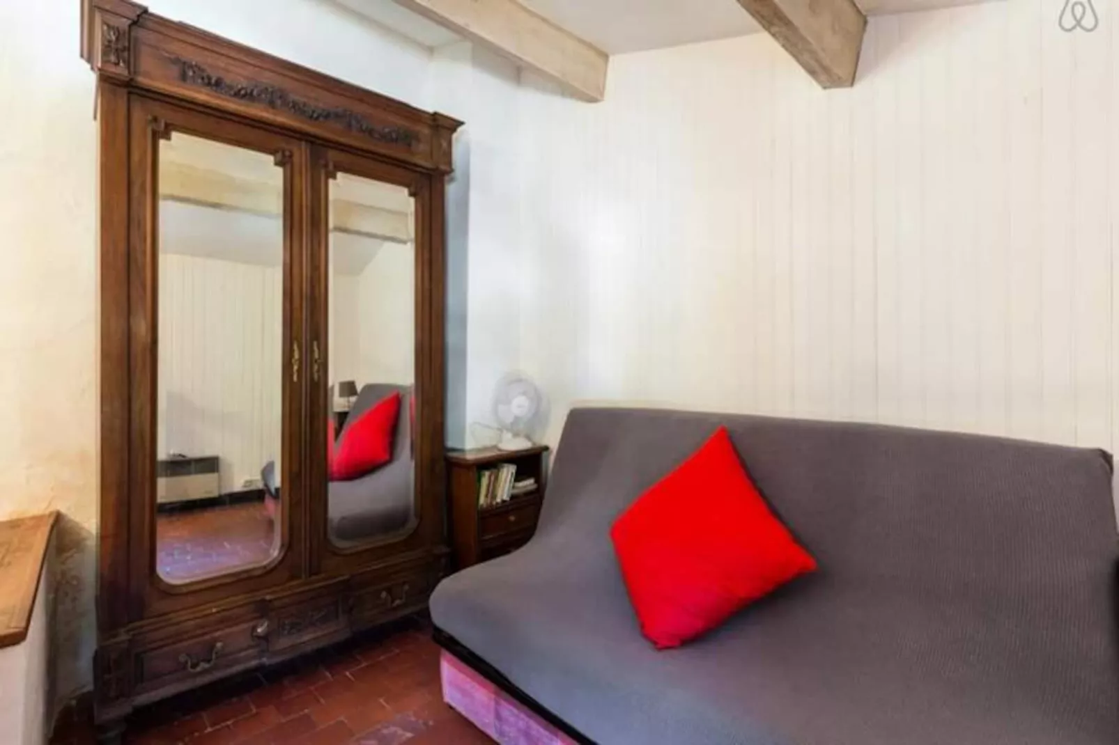 Coin De Paradis Sous Le Ch&acirc;teau Des &eacute;v&ecirc;ques-Image-tags.