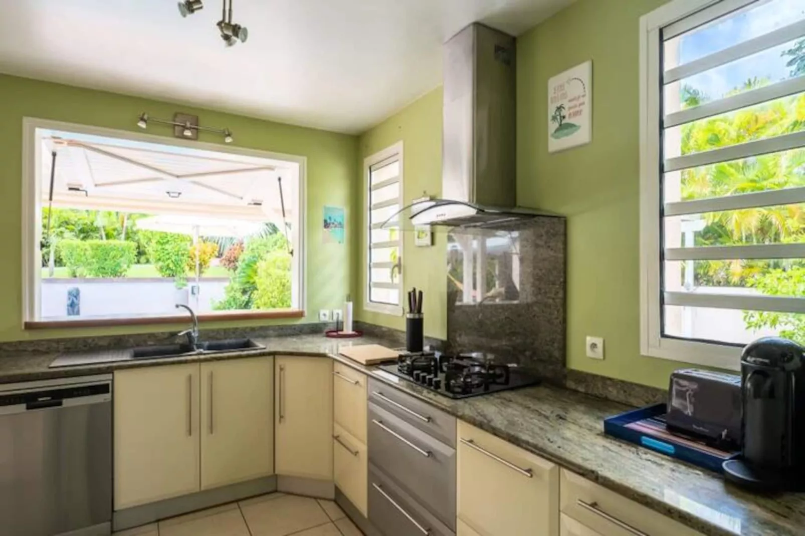 Villa Gwada-Image-tags.