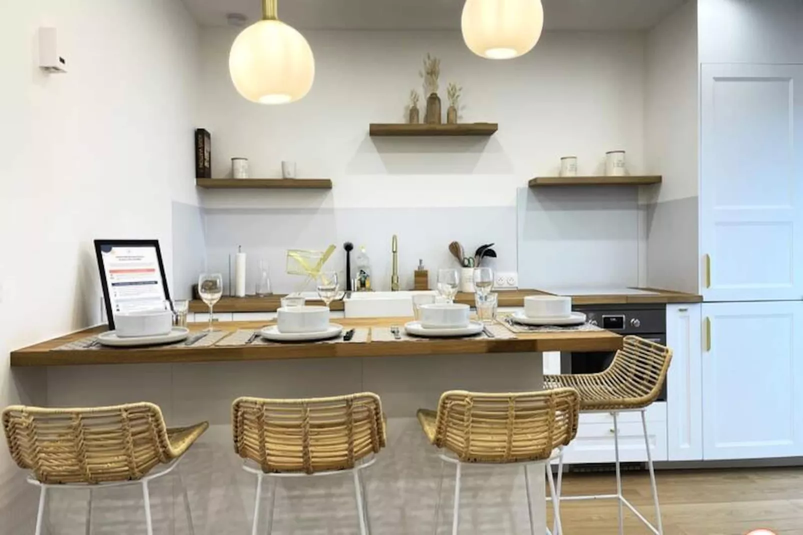 🌅  Le Petit Palais - 50m Plage - Vue Mer Et Campagne-Image-tags.