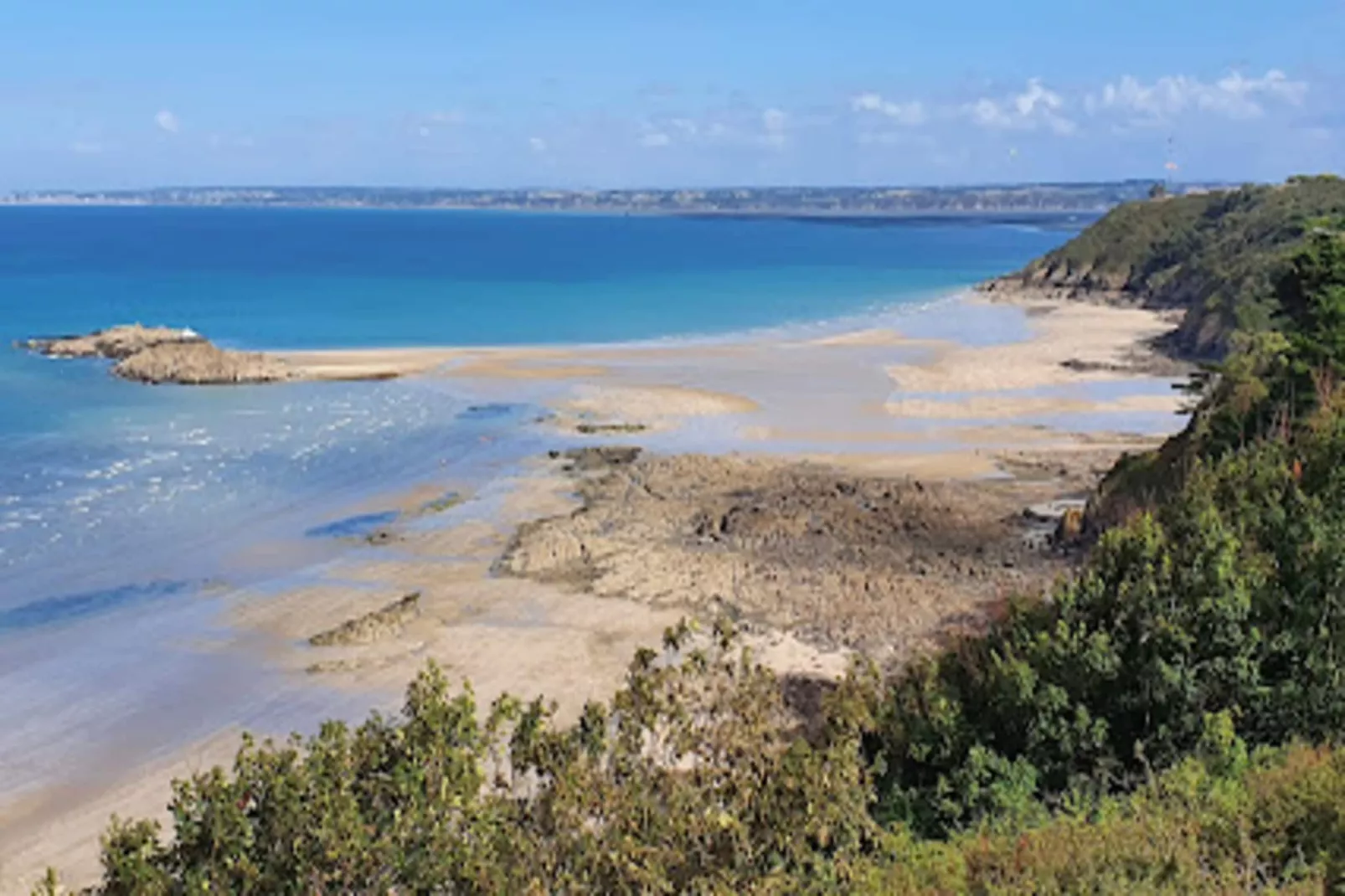 Résidence Maitre De Port-Buitenkant zomer