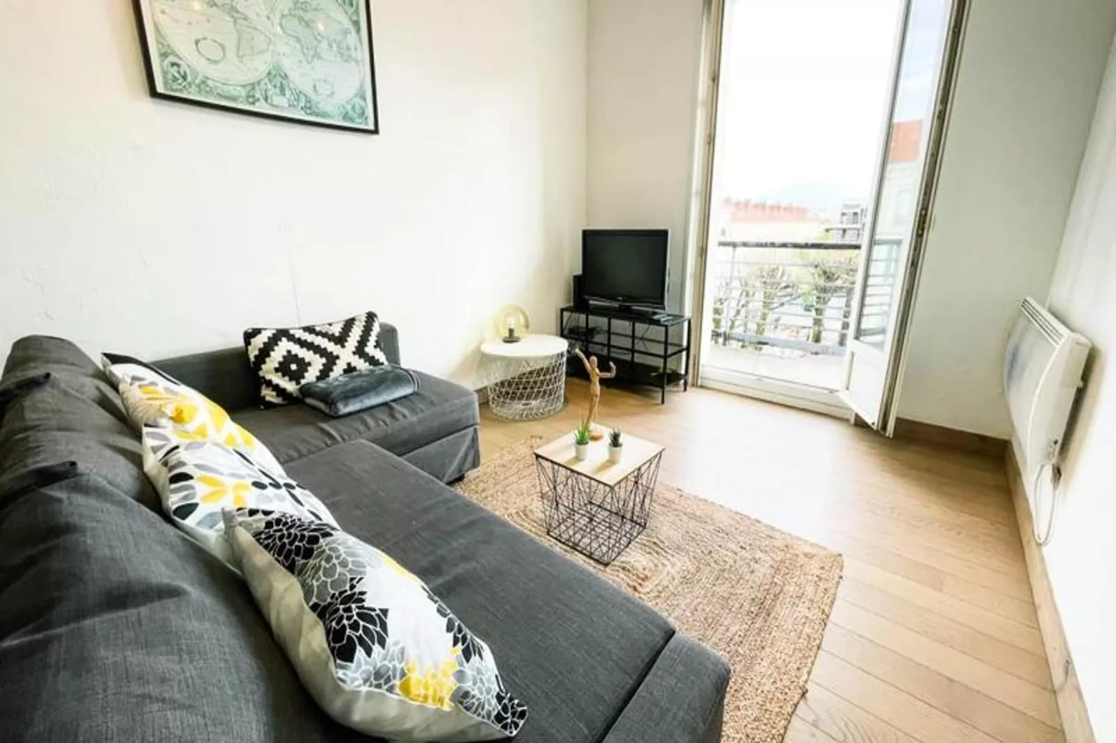 Pretty Light In Grenoble ☀ T2-Woonkamer