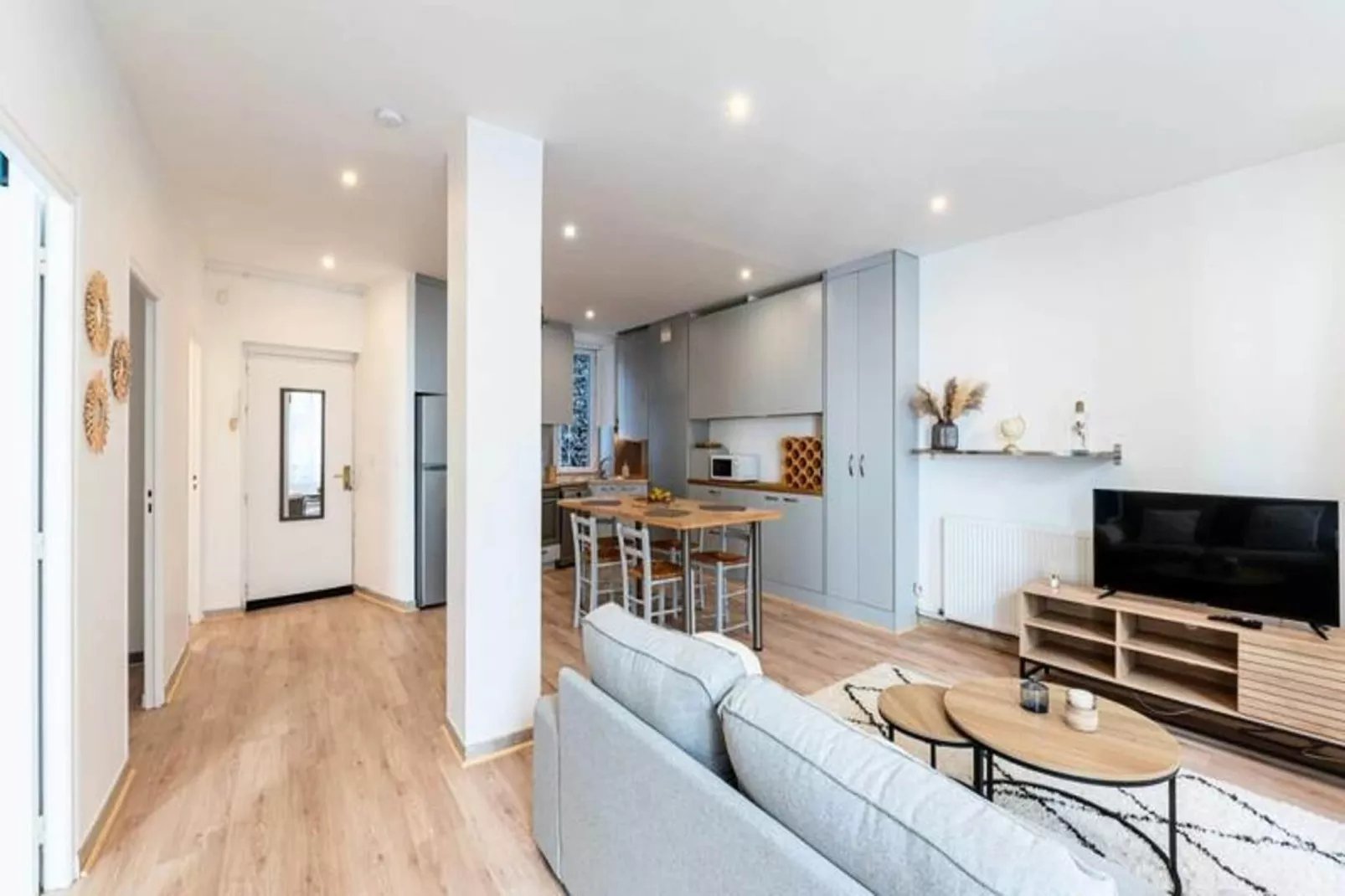 | La Gare Aux 400 Couverts 🚅 | Gare, Gem, Tramway-Woonkamer