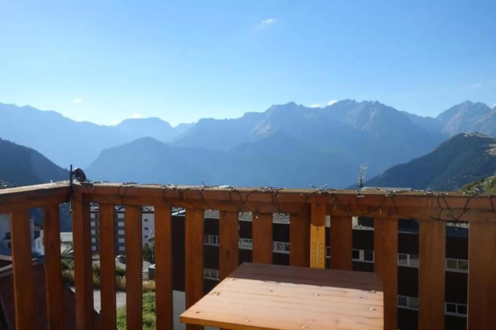 Résidence Val D'ys-Uitzicht zomer