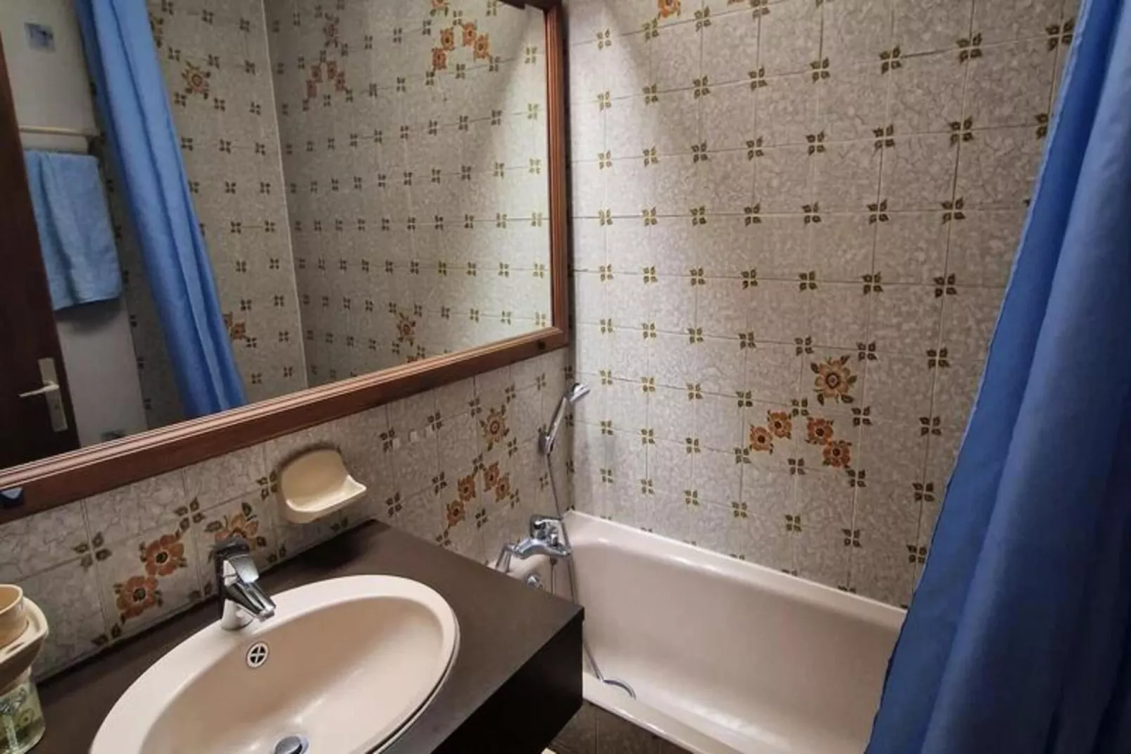 Résidence Brimbelles-Badkamer