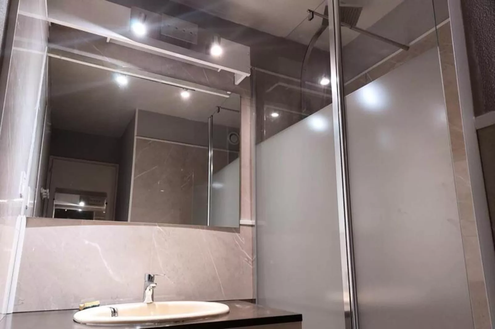 Résidence Viking-Badkamer