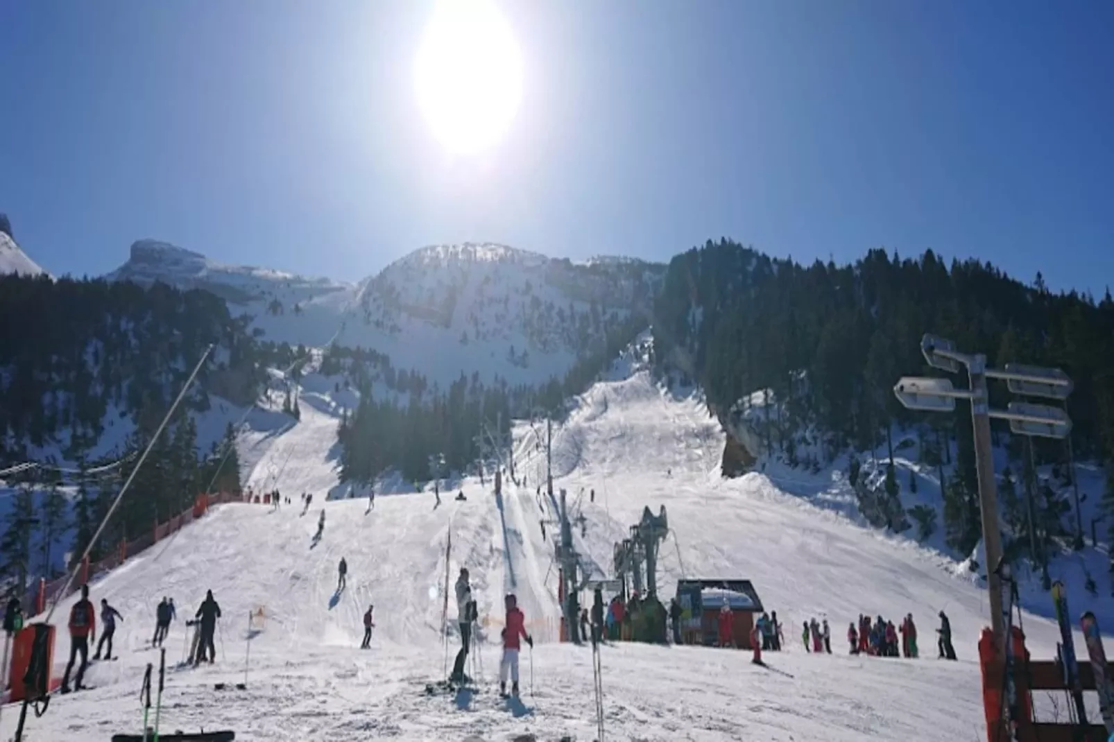Résidence Neouvielle-Buitenkant zomer
