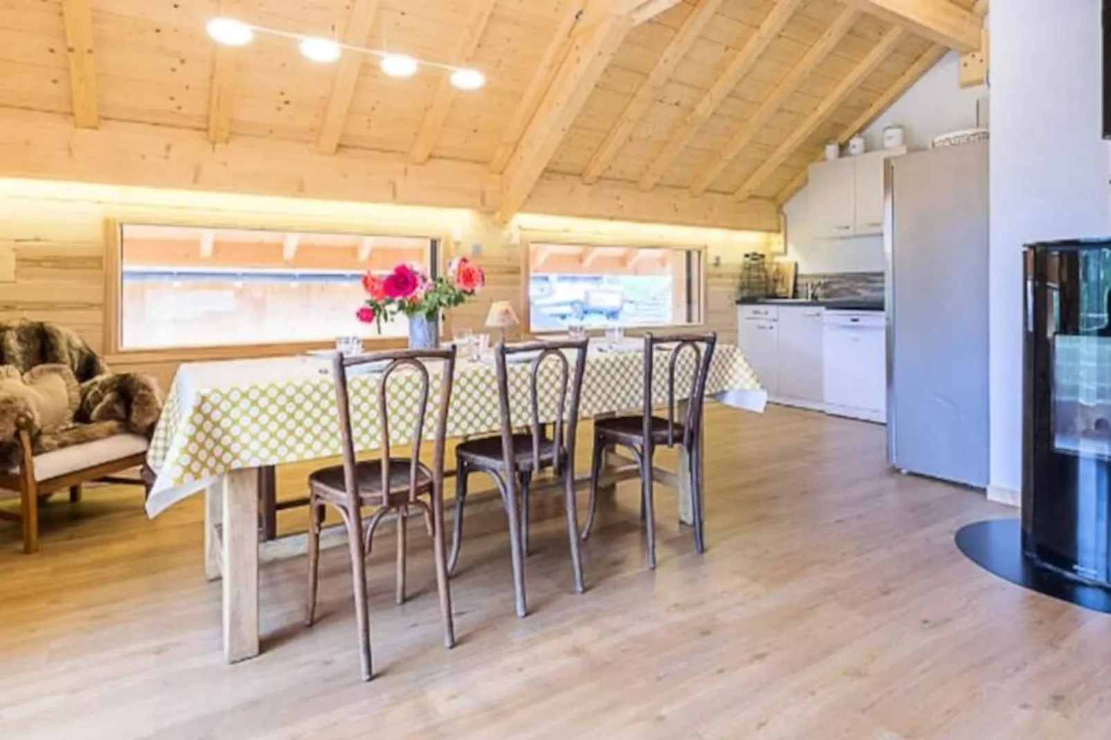 Chalet Cozy Au C&oelig;ur De La F&eacute;claz : S&eacute;jour Authentique Et Proche Des Pistes-Image-tags.