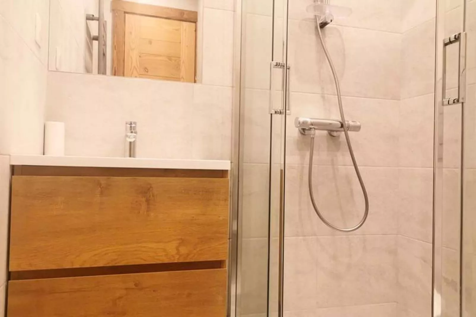 Résidence Ruisseau-Badkamer