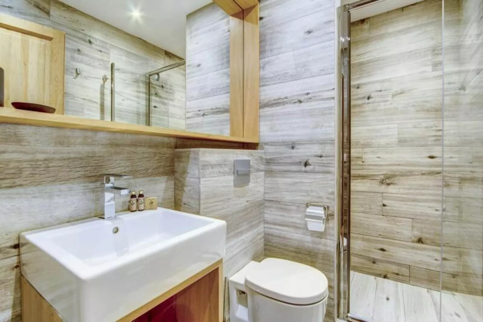 Résidence L' Auberge-Badkamer