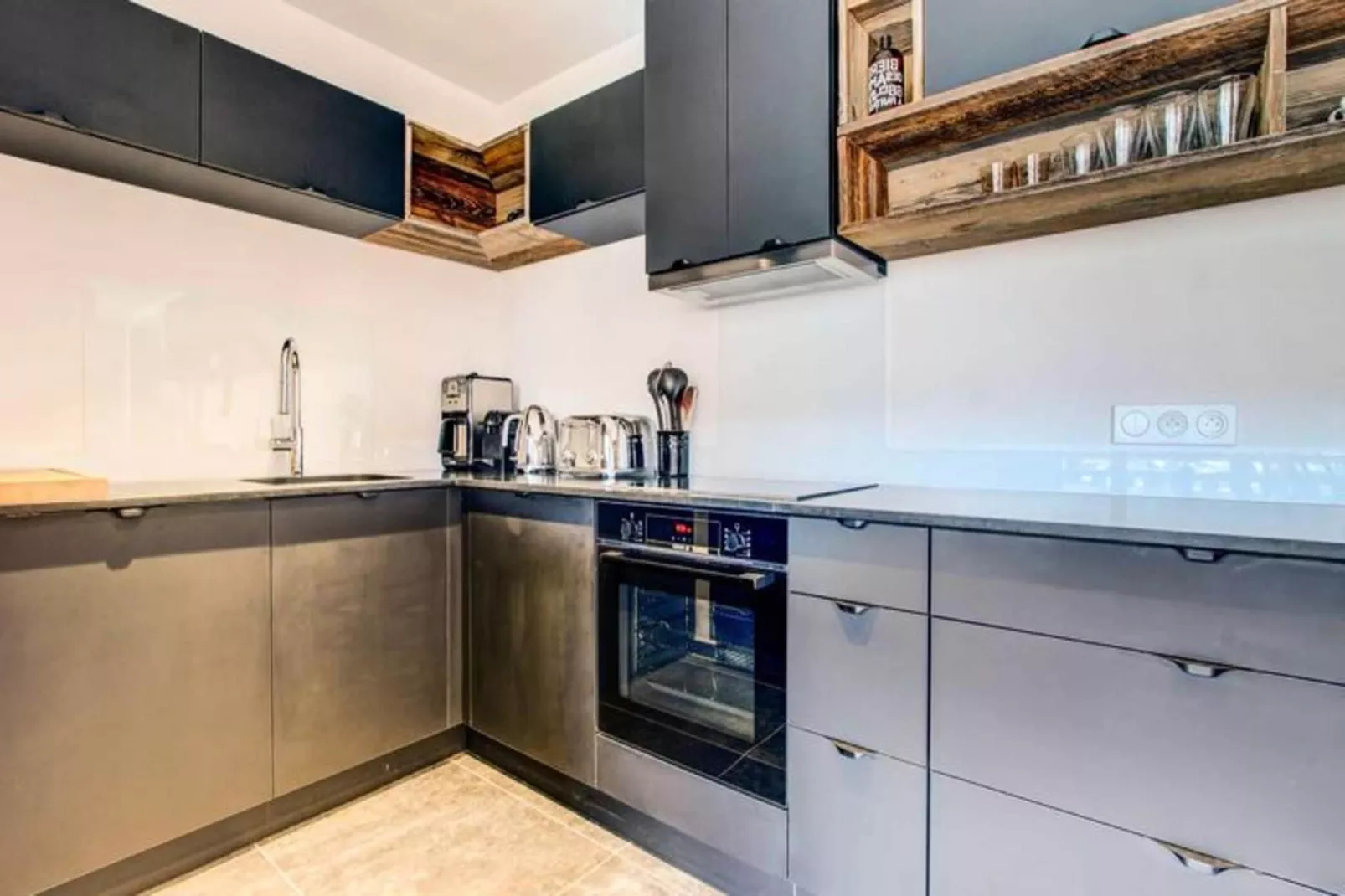 Résidence Frenes Blancs-Buitenkant zomer