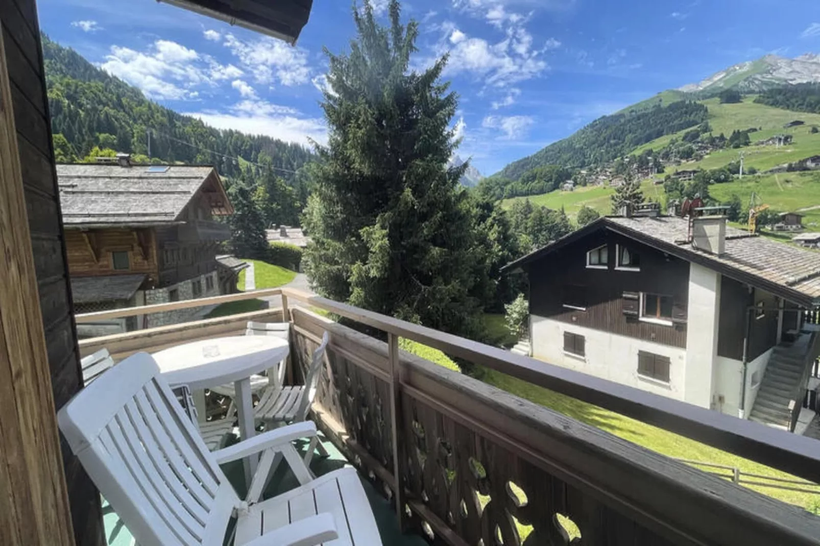 Appartements à La Clusaz-Buitenkant zomer