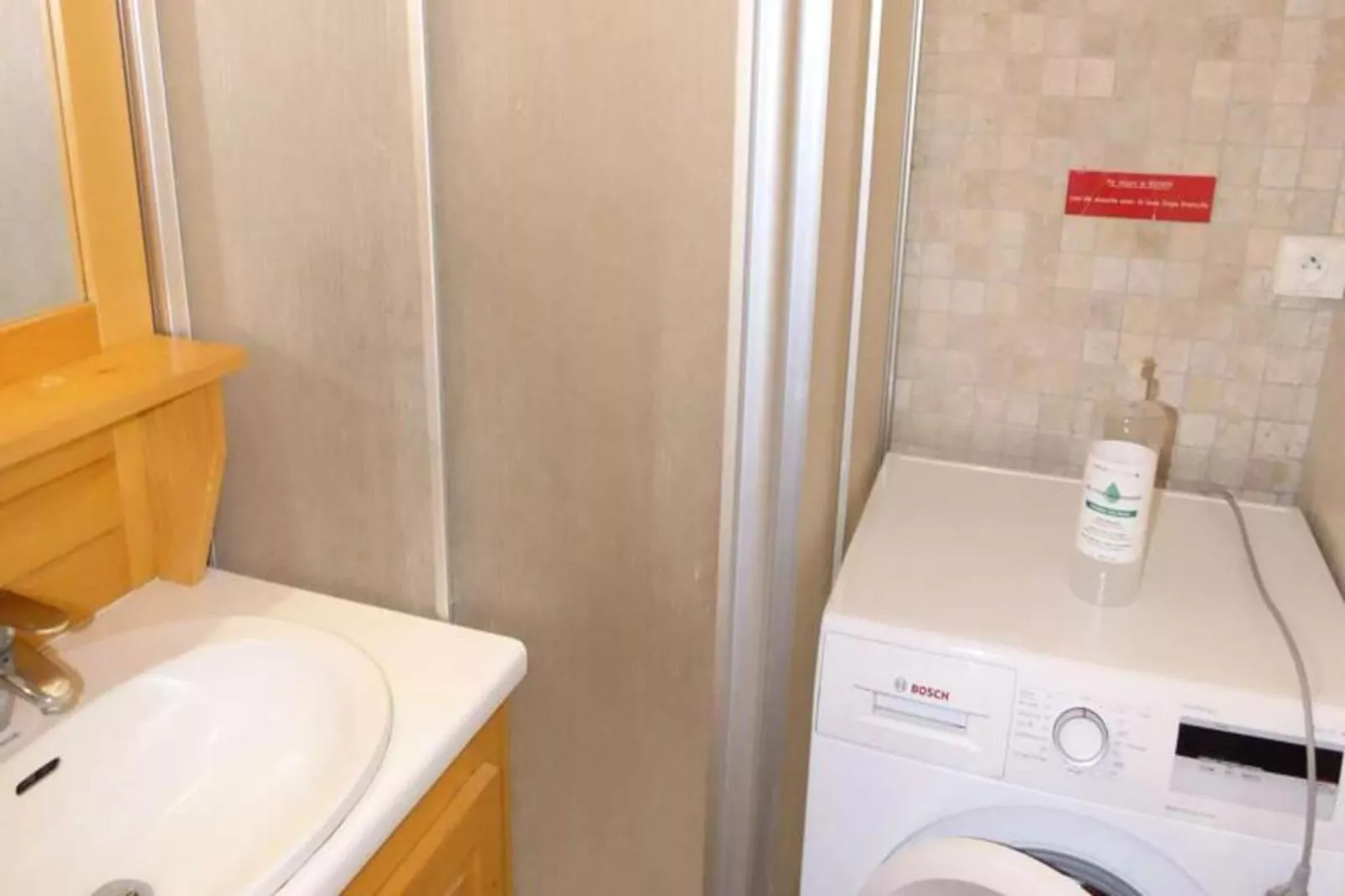 Résidence Cornillon B-Badkamer