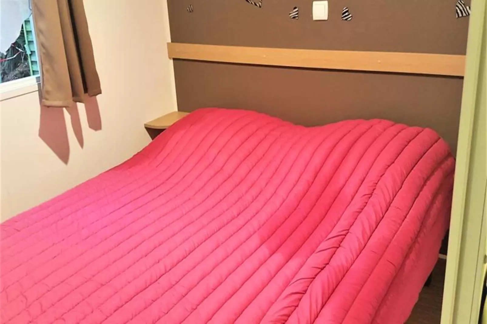 Mobil-home 4 pers. proche plage-Buitenkant zomer