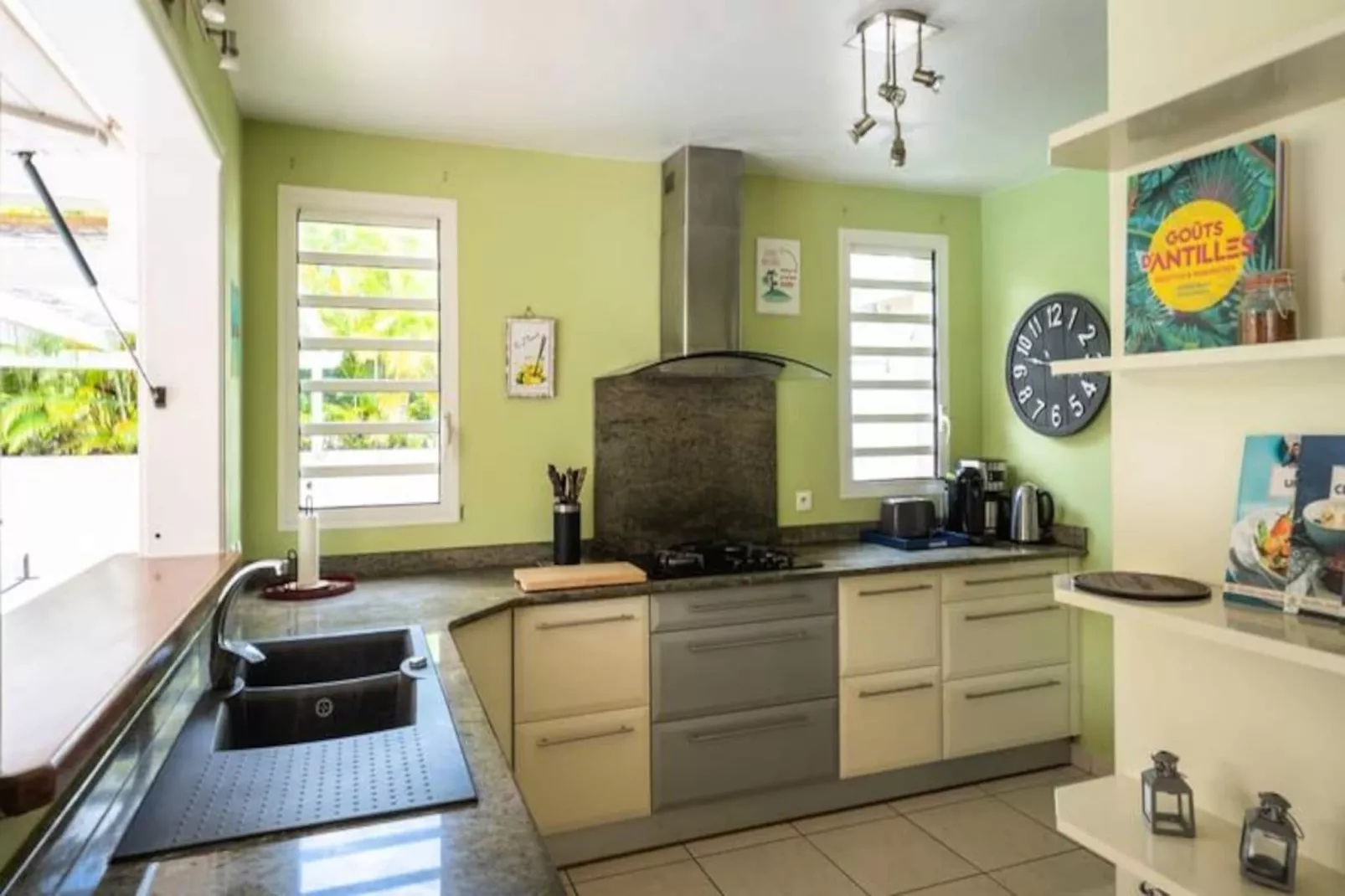 Villa Gwada-Image-tags.