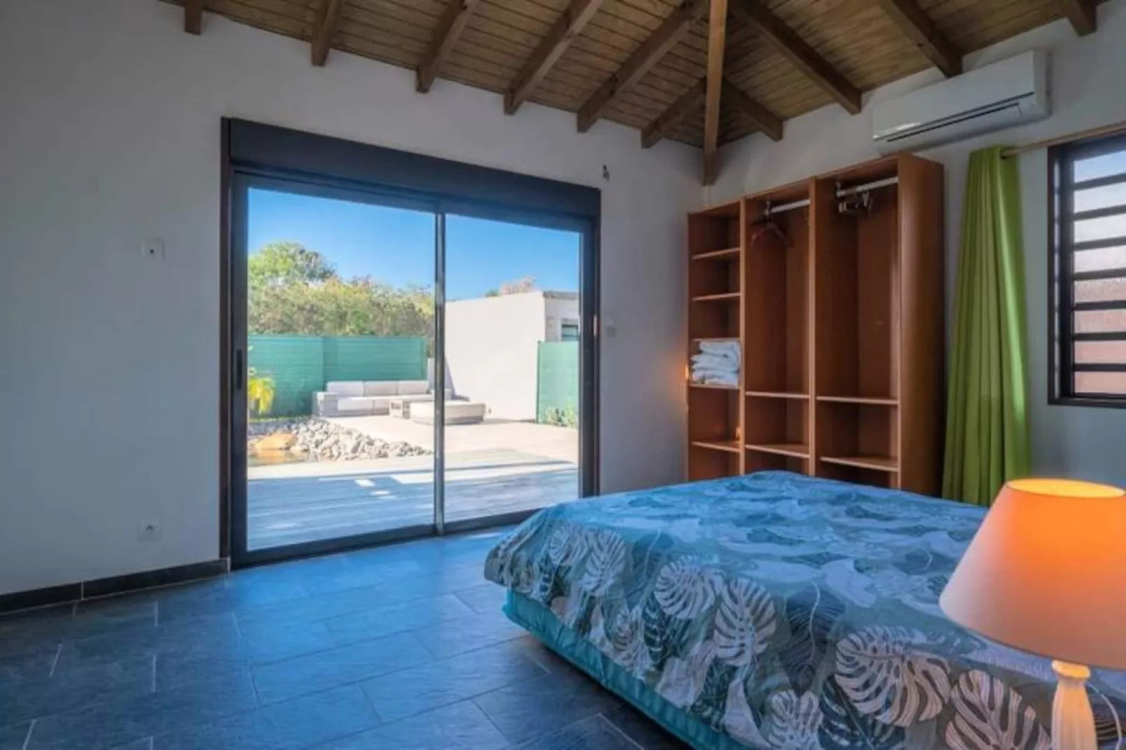 Villa Des Rochers-Image-tags.