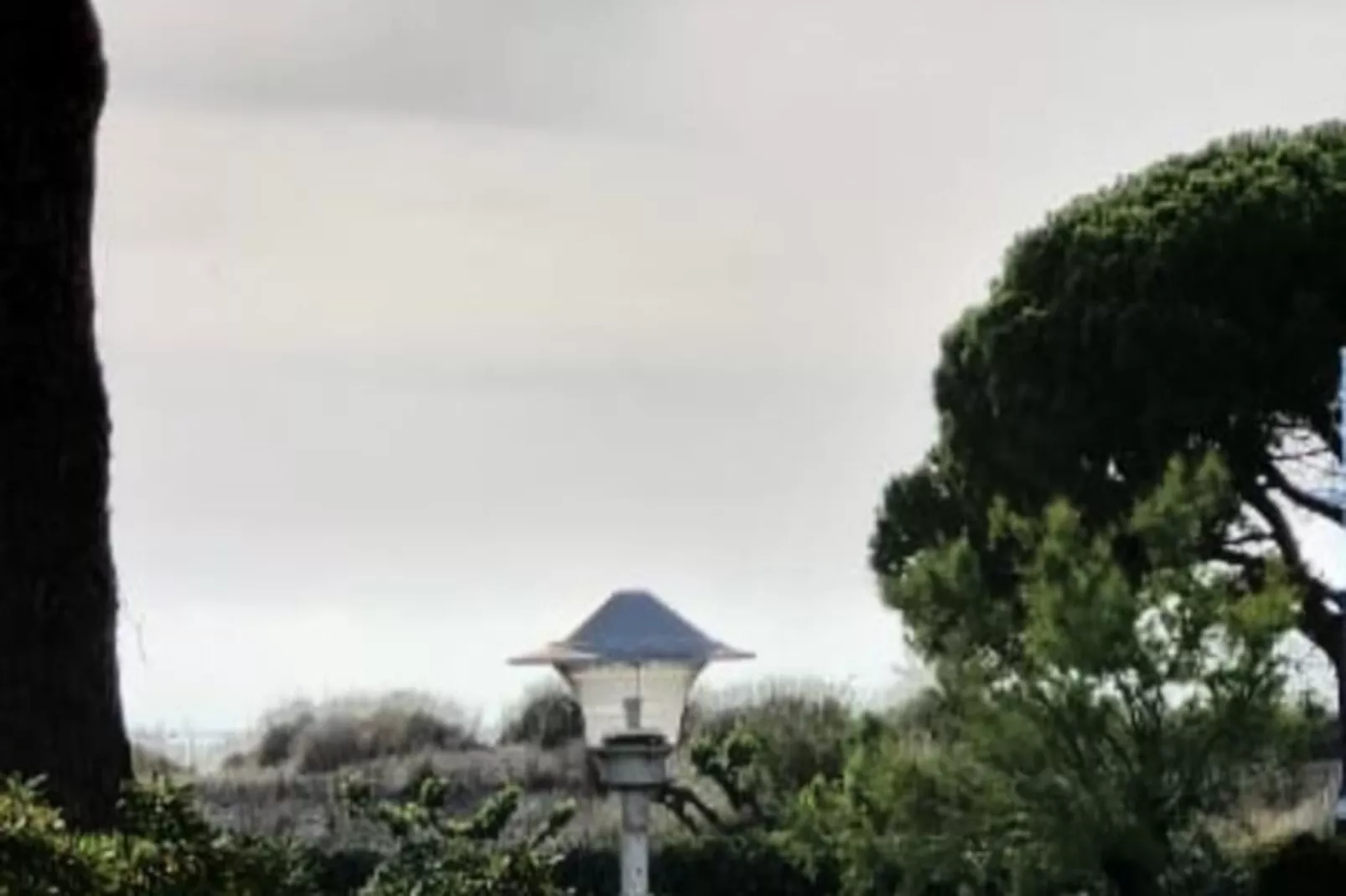 Résidence Une Escale En Bord De Plage Avec Piscine Et Jardins.-Image-tags.