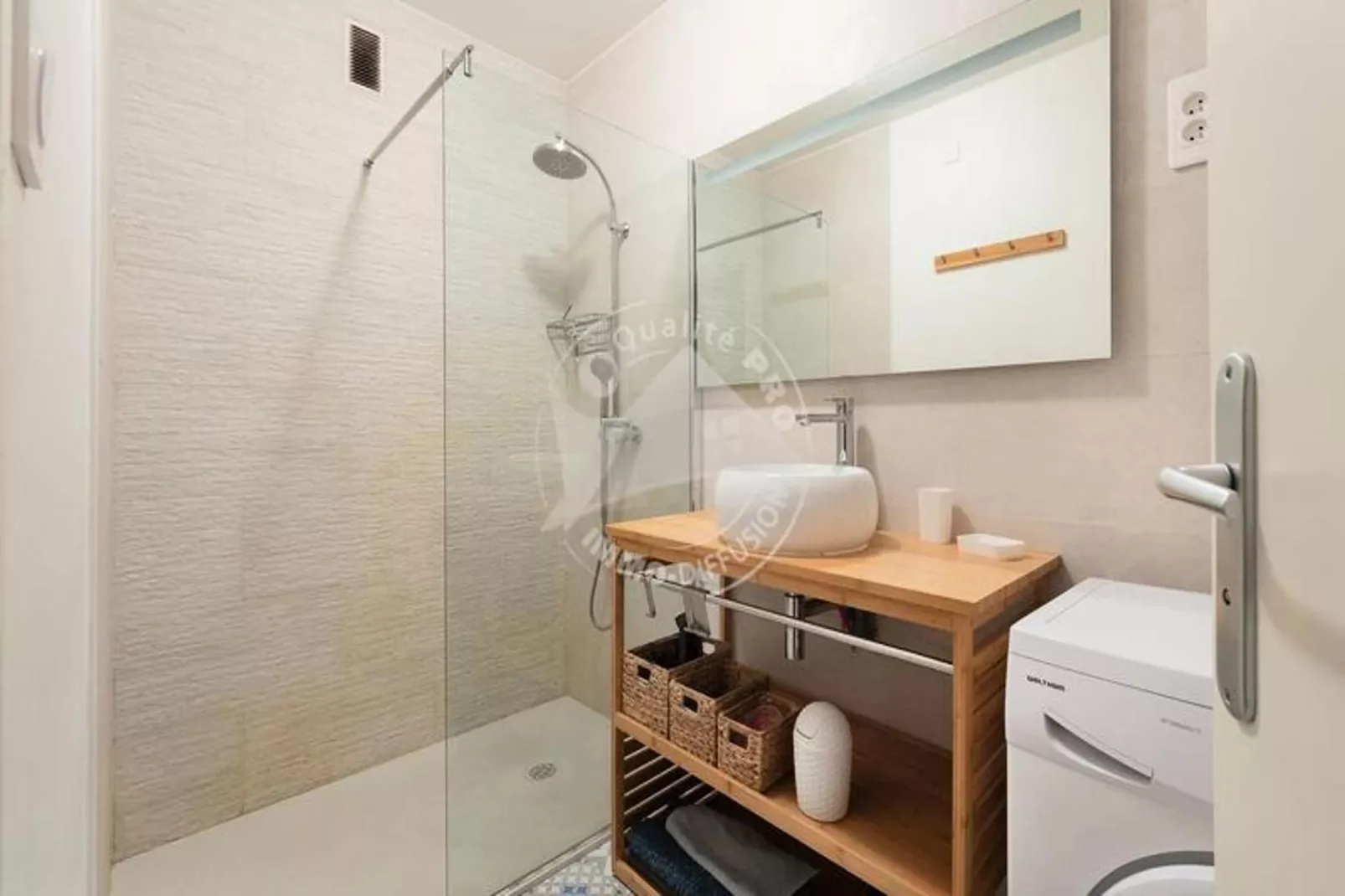 Résidence "le Frédéric Mistral"-Badkamer