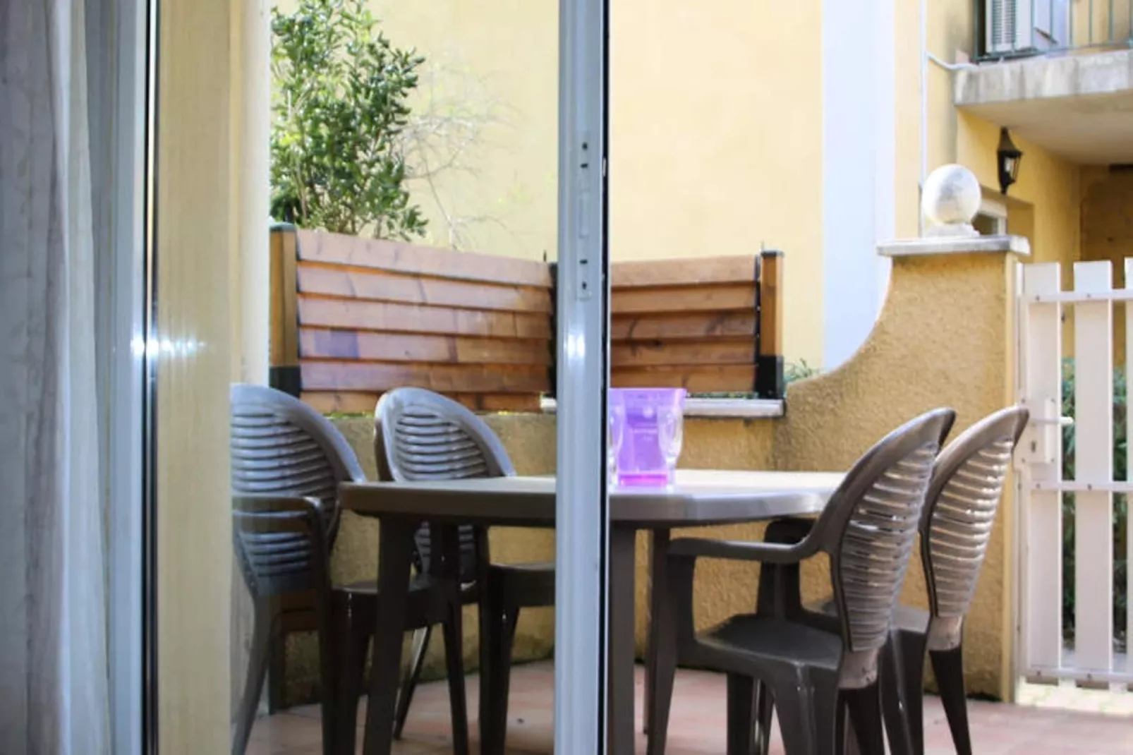 Résidence NATURISTE LA PALMERAIE-Terrasbalkon