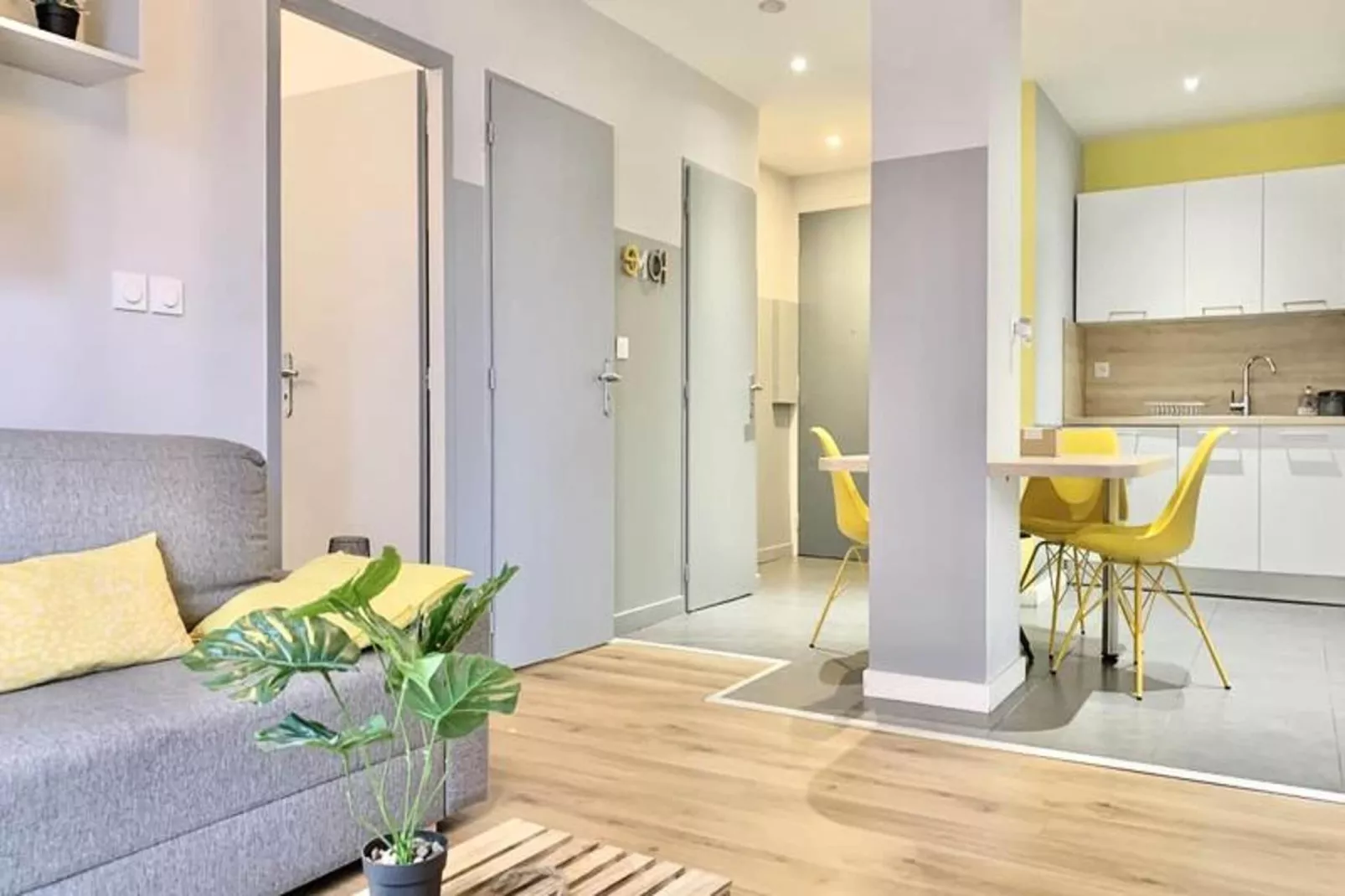 | Hello Sunshine ☀️| T3 6 Couchages| Caserne De Bonne-Woonkamer