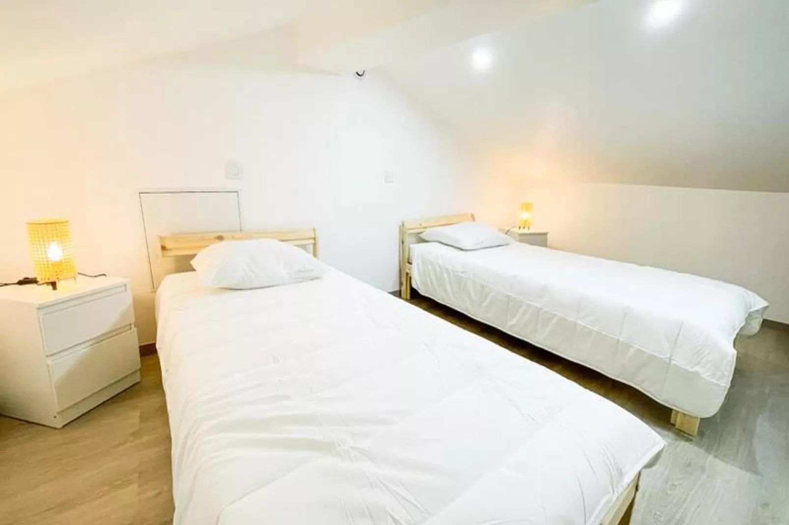 Le Duplex 🌞 Calme & R&eacute;nov&eacute;|-Slaapkamer