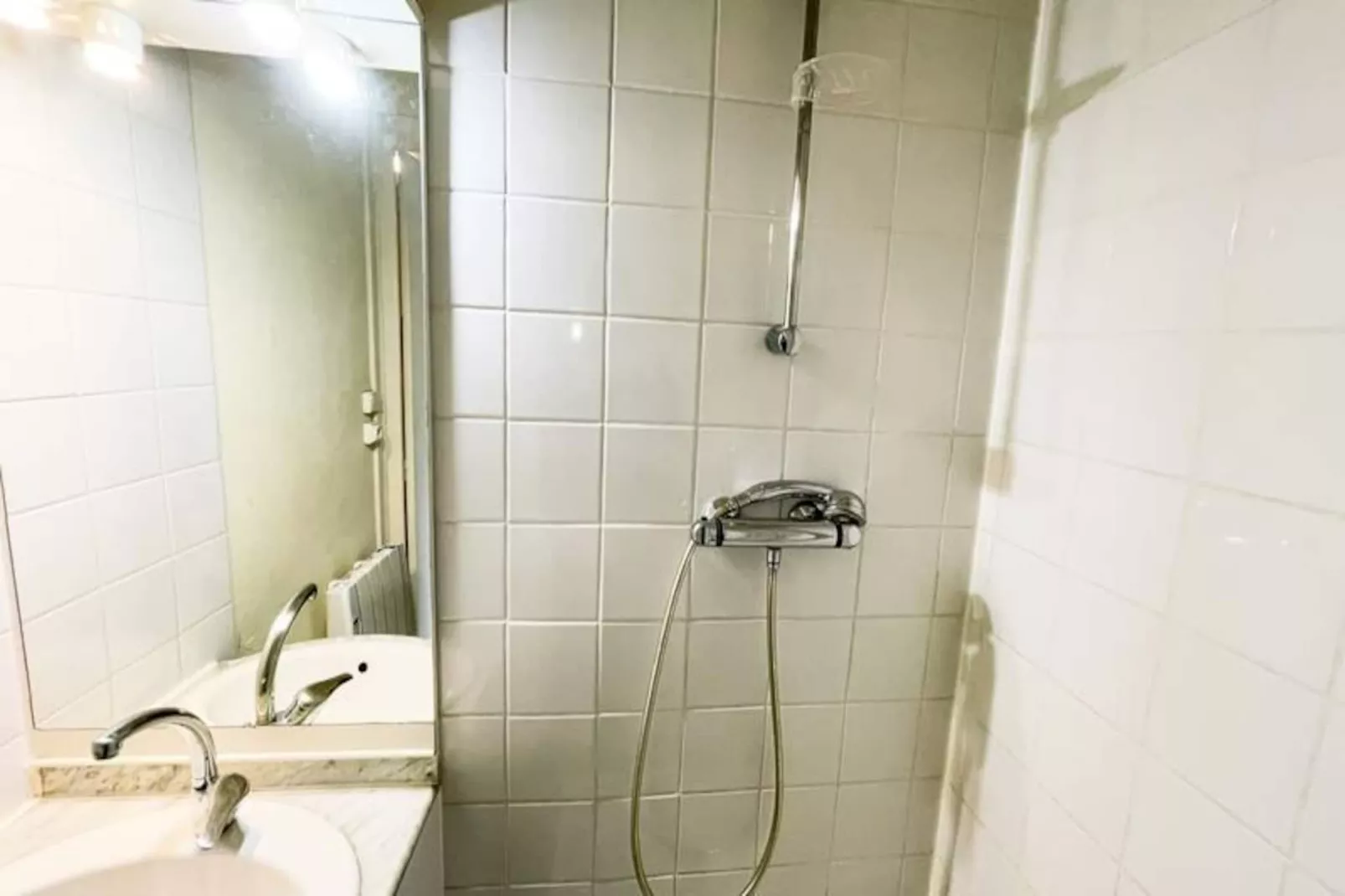 Le Beret Grenoblois ❤️ T2 Proche Gare Et Gem-Image-tags.