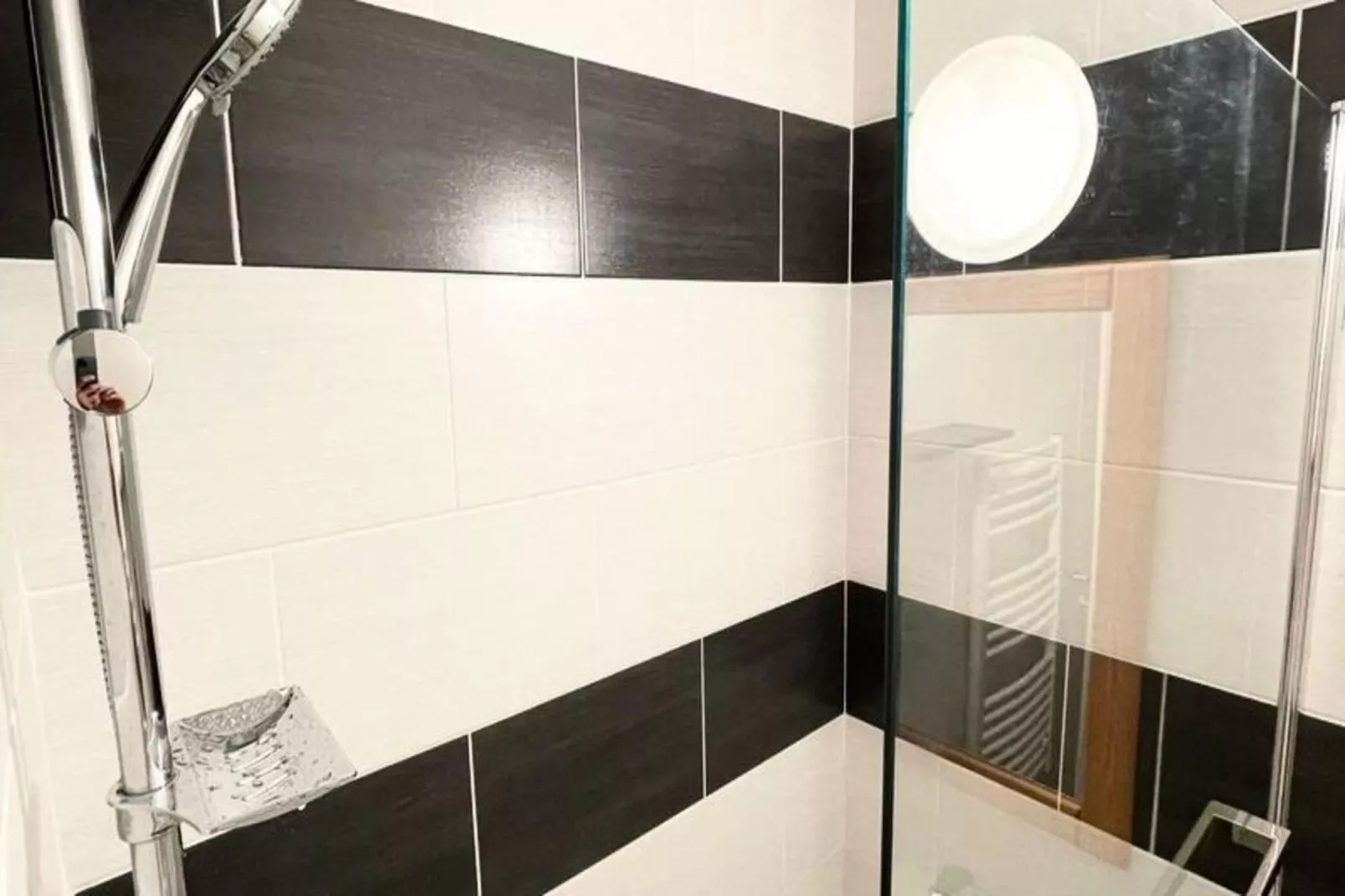 Résidence Arc En Ciel C-Badkamer