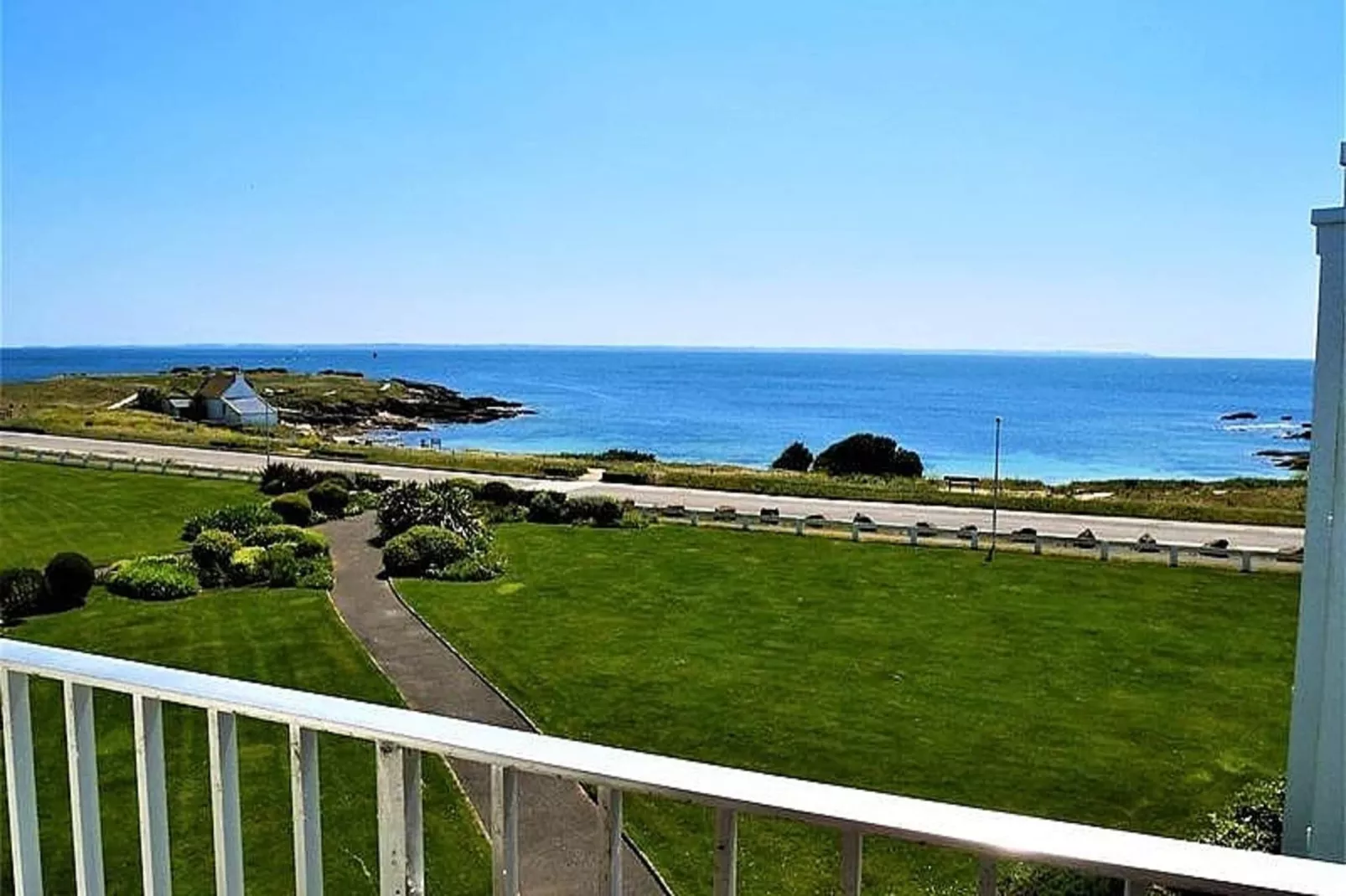 Résidence Les 3 Iles-Uitzicht zomer