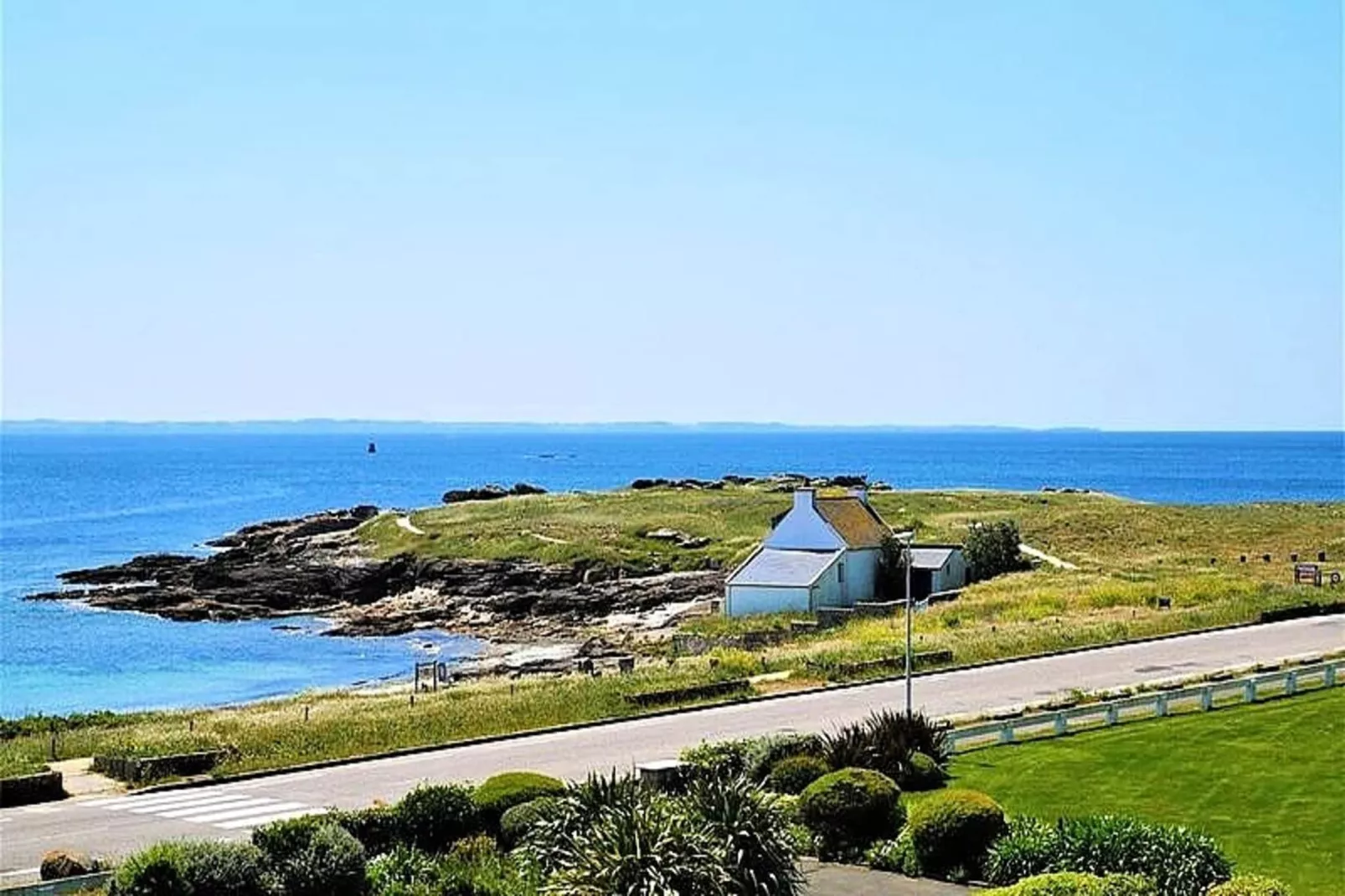 Résidence Les 3 Iles-Uitzicht zomer
