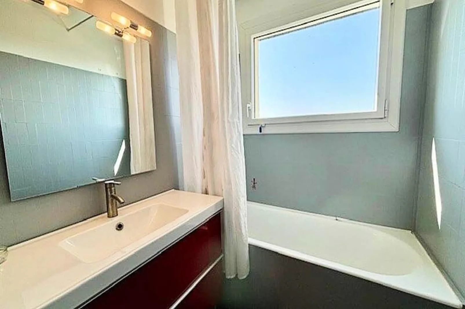 Résidence Les Birvideaux-Badkamer