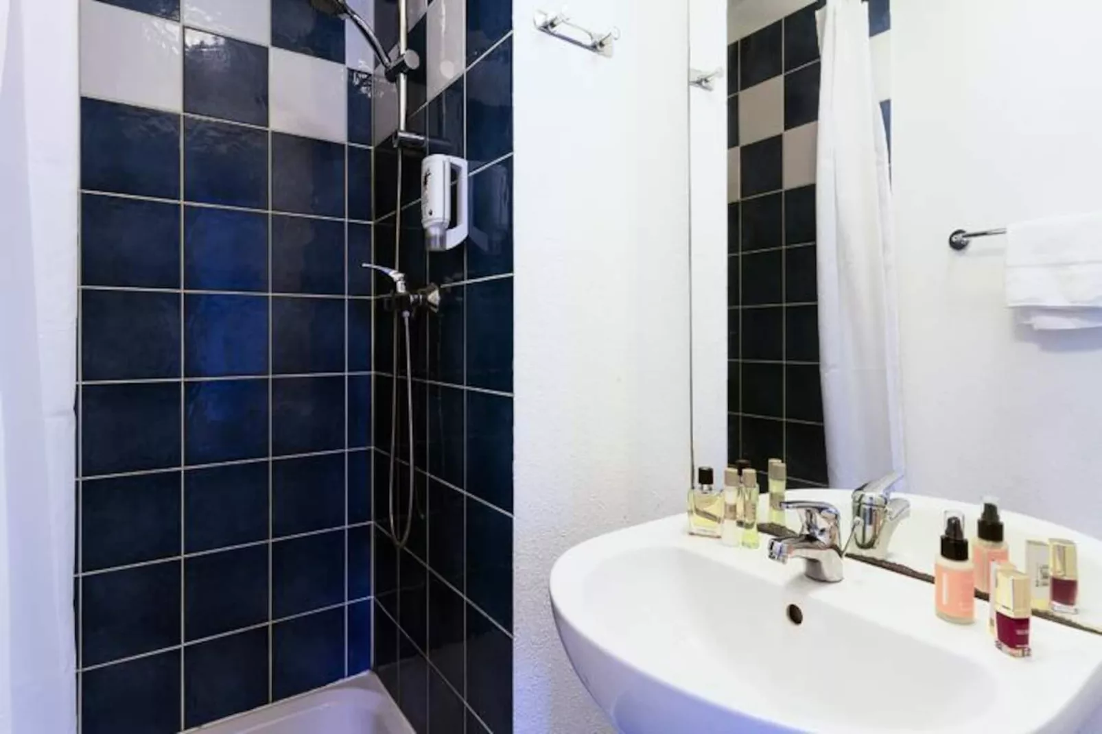 Appart'hôtel Garden & City Lyon - Lissieu 3*-Image-tags.