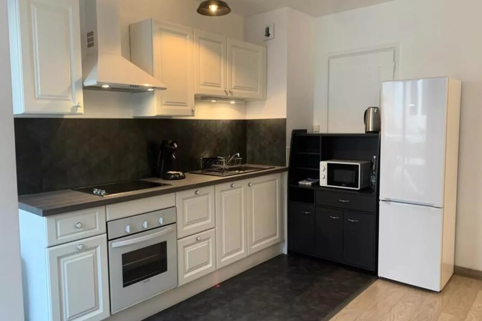 Résidence Le Chateau Durieux 1-Keuken