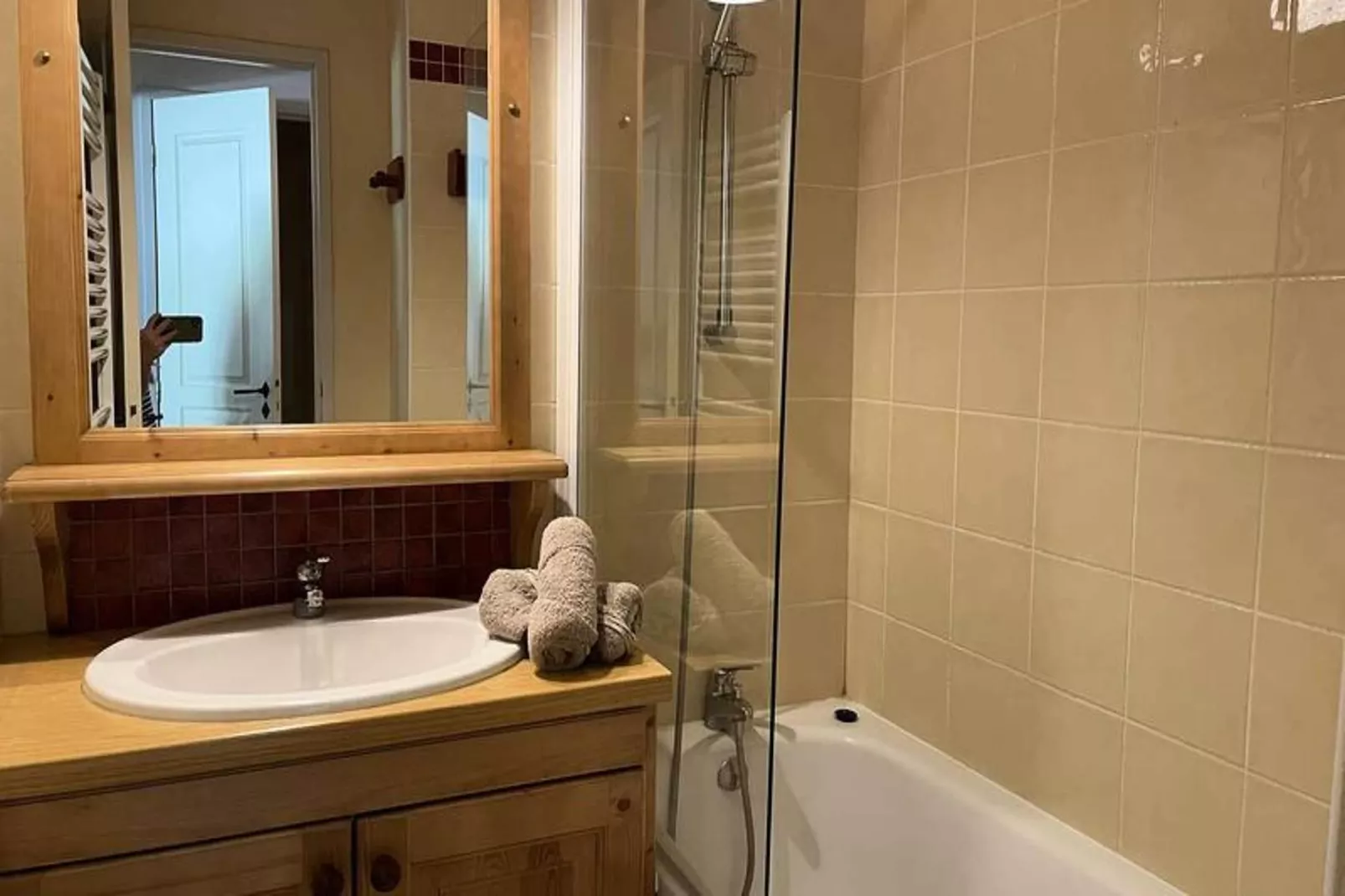 Résidence Valeriane-Badkamer