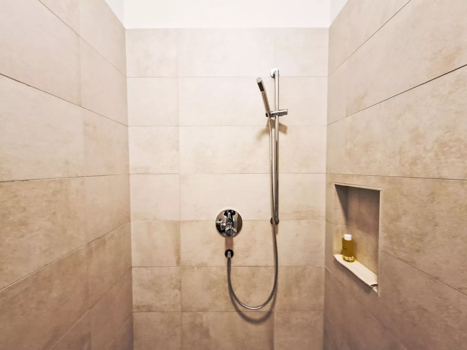 The Rock Design-Binnen