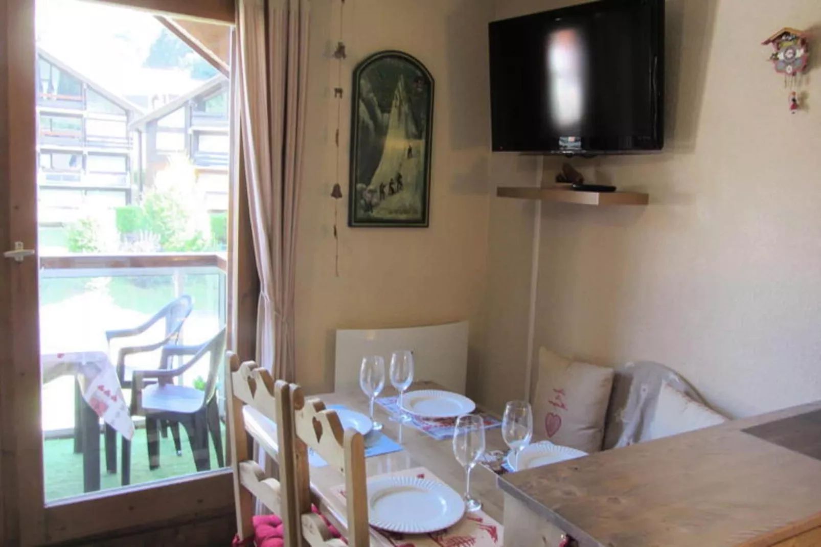 Résidence Combettes-Buitenkant zomer