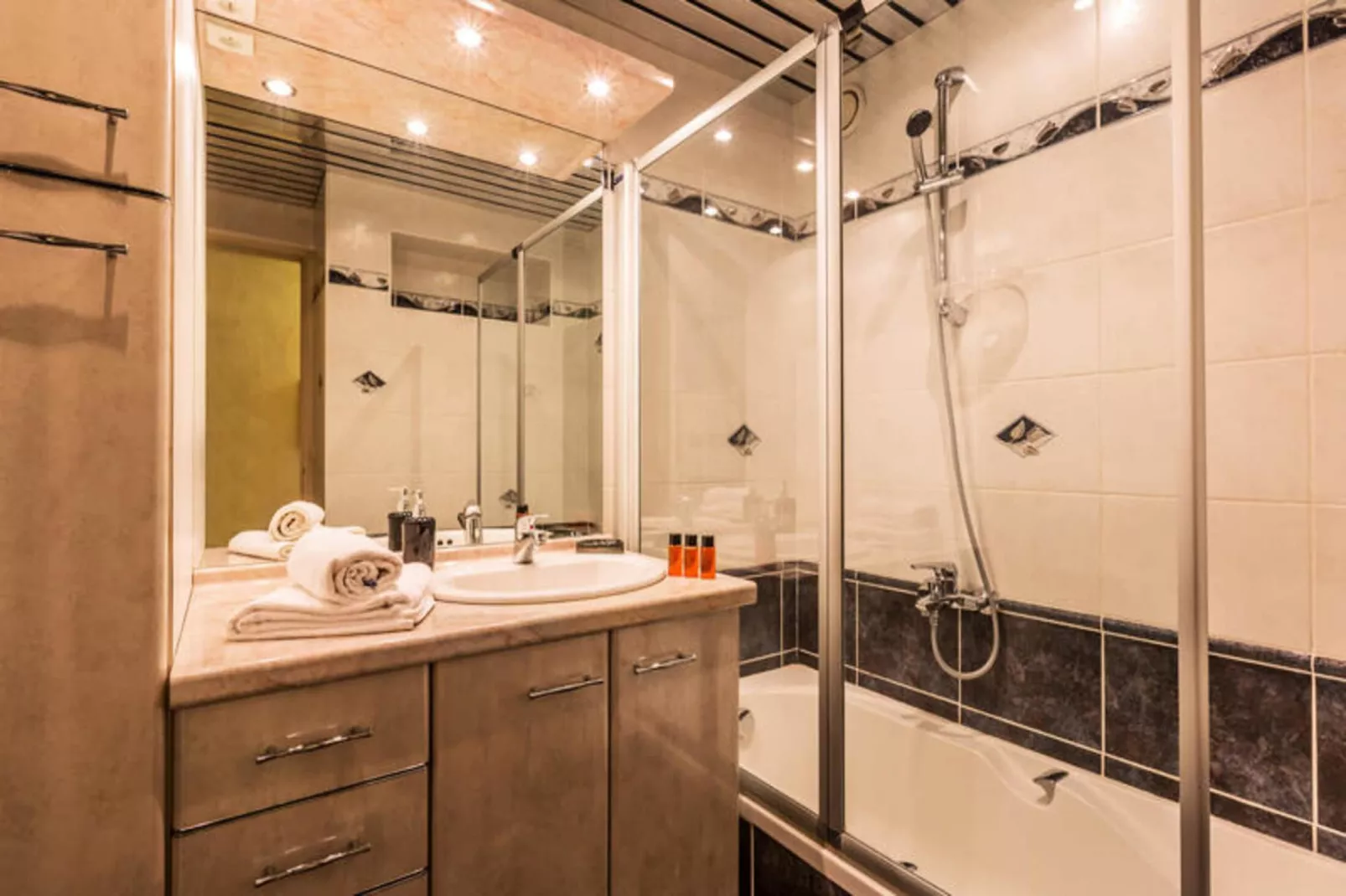 Résidence Belmont-Badkamer