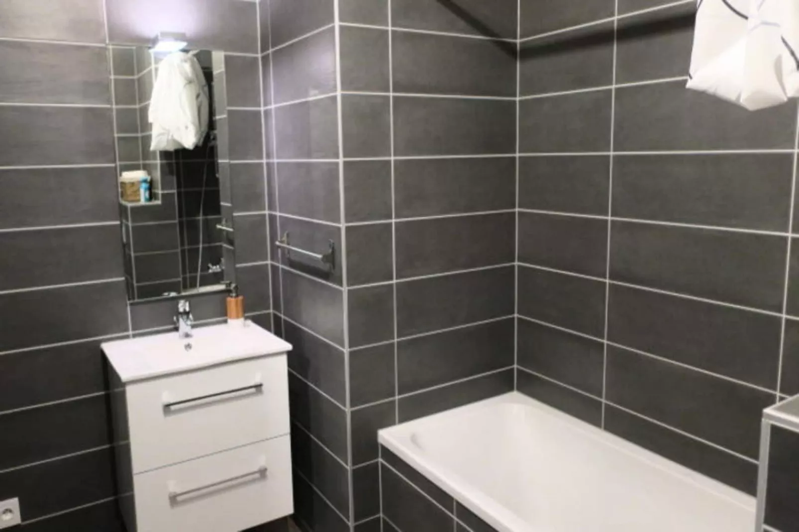 Résidence Les Quatres Elements-Badkamer