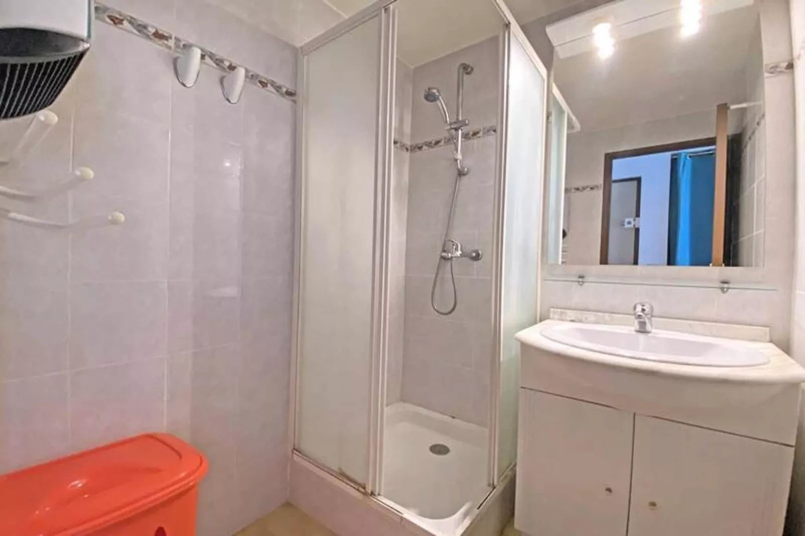 Résidence Les Coralines-Badkamer