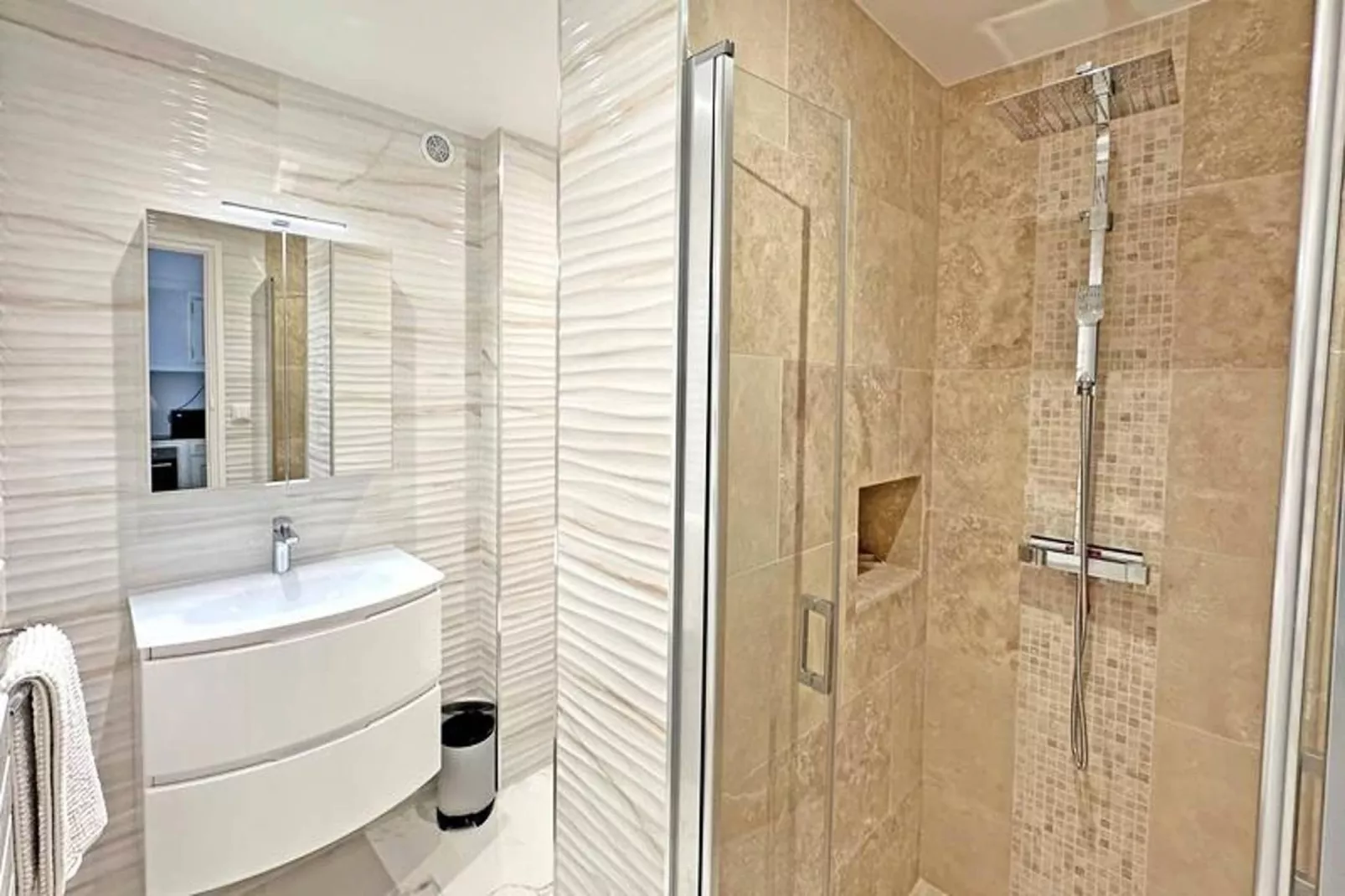 Résidence Le Neptune-Badkamer