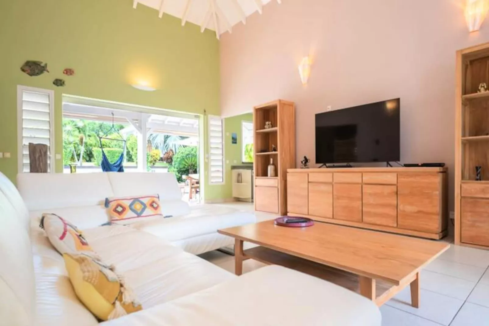 Villa Gwada-Image-tags.