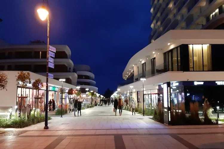 Apartament przy parku z garażem Świnoujście-Gebieden zomer 1km