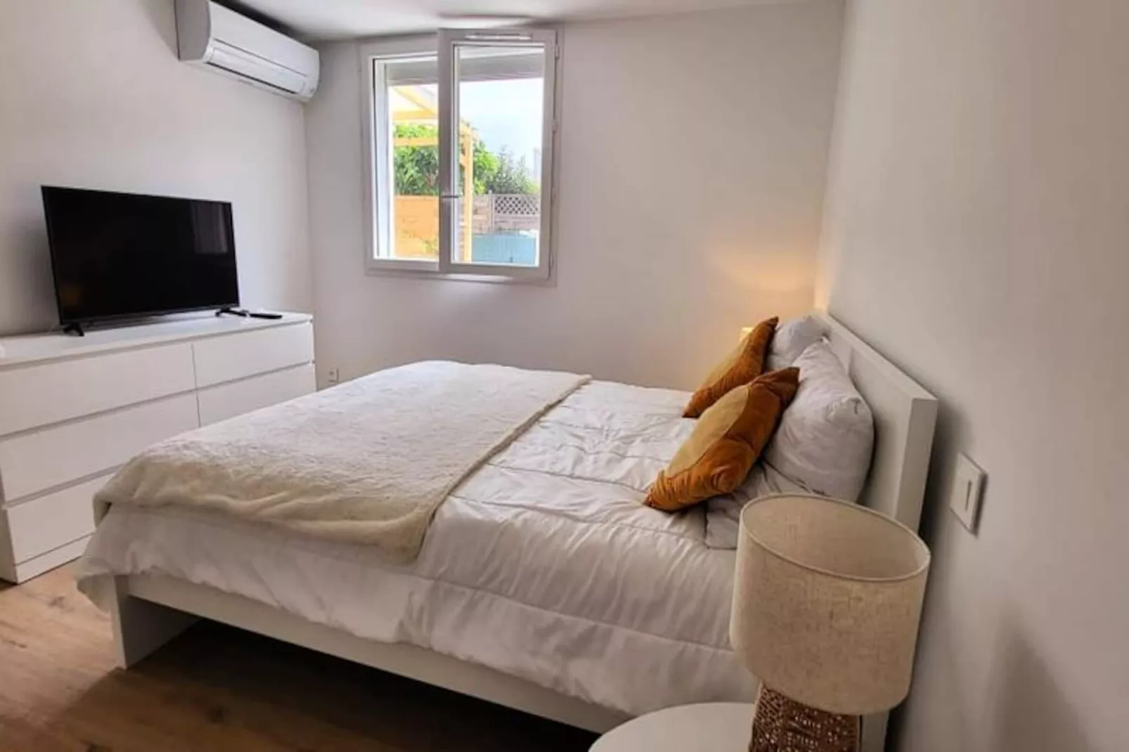 Résidence Domino 1 Superbement R&eacute;nov&eacute; - 2 Chambres -terrasse &agrave; 300m Plage, Commerces-Image-tags.