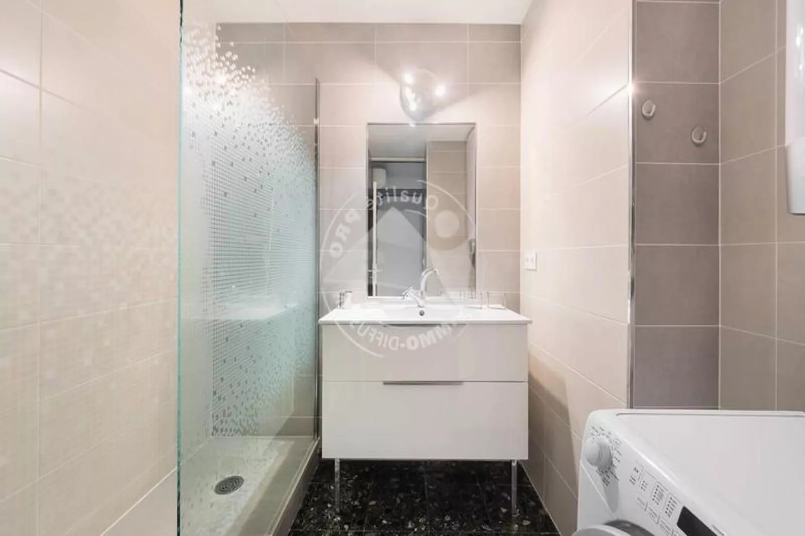 Résidence "le Mireille"-Badkamer