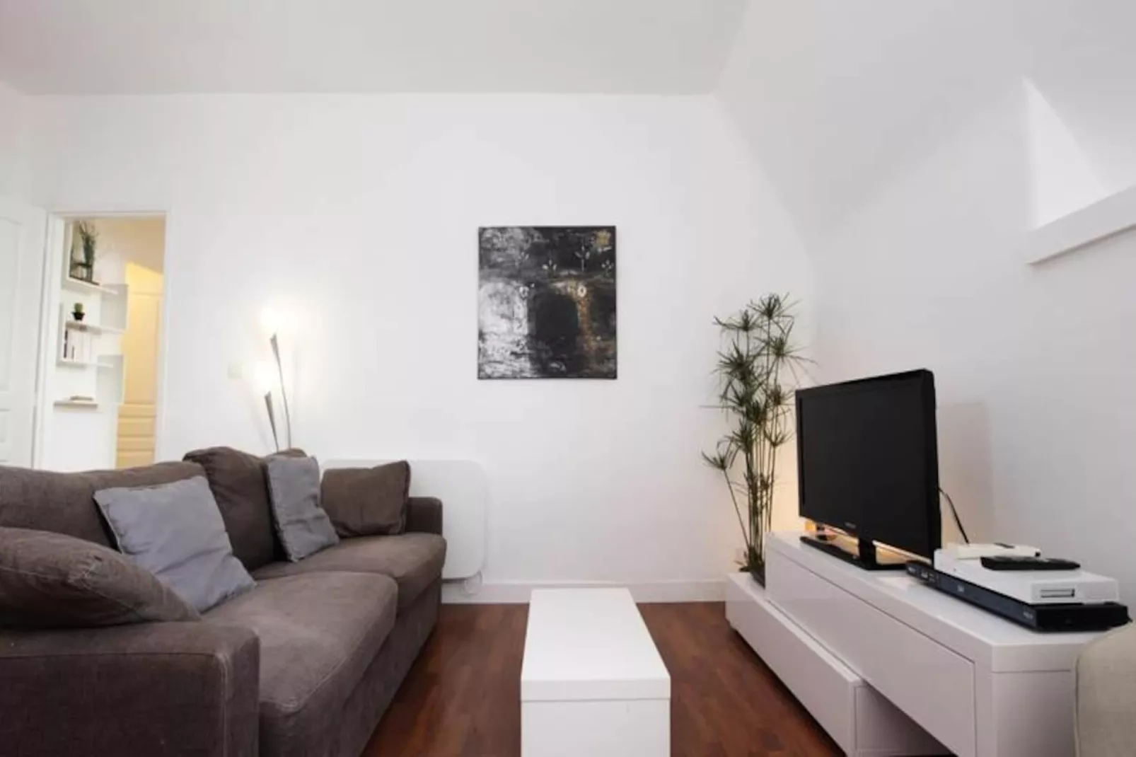 Bel Appartement Dans Un Immeuble Historique Proche Des All&eacute;es De Tourny-Image-tags.