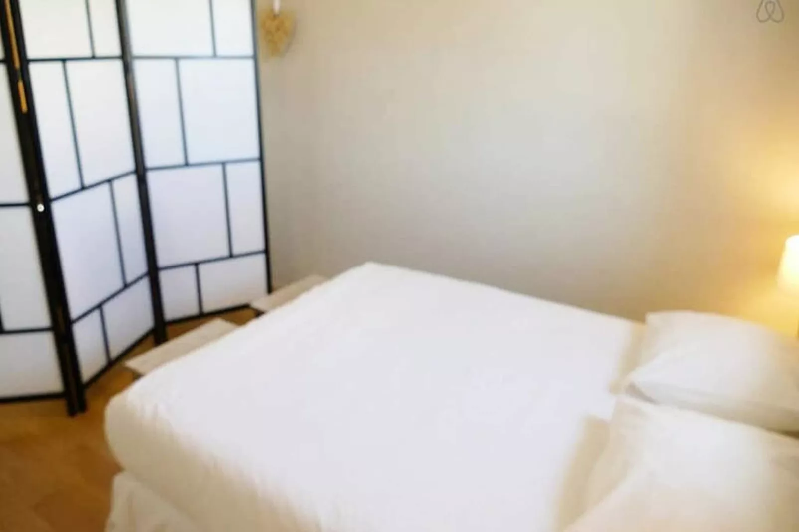 Superbe T2 De Qualit&eacute; Et R&eacute;nov&eacute;, Au Jardin Public, Pour 4 Personnes-Eetkamer