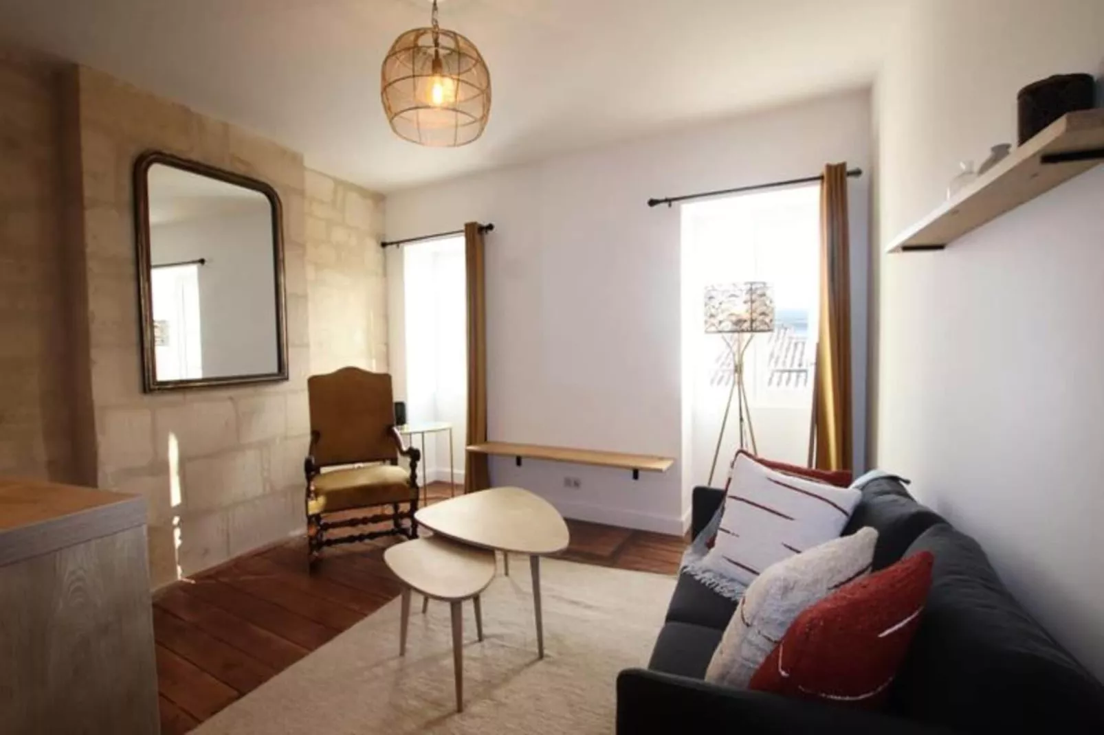 Charmant Et Rayonnant Appartement De 55 M&sup2; Situ&eacute; Dans Le Coeur De Bordeaux-Eetkamer