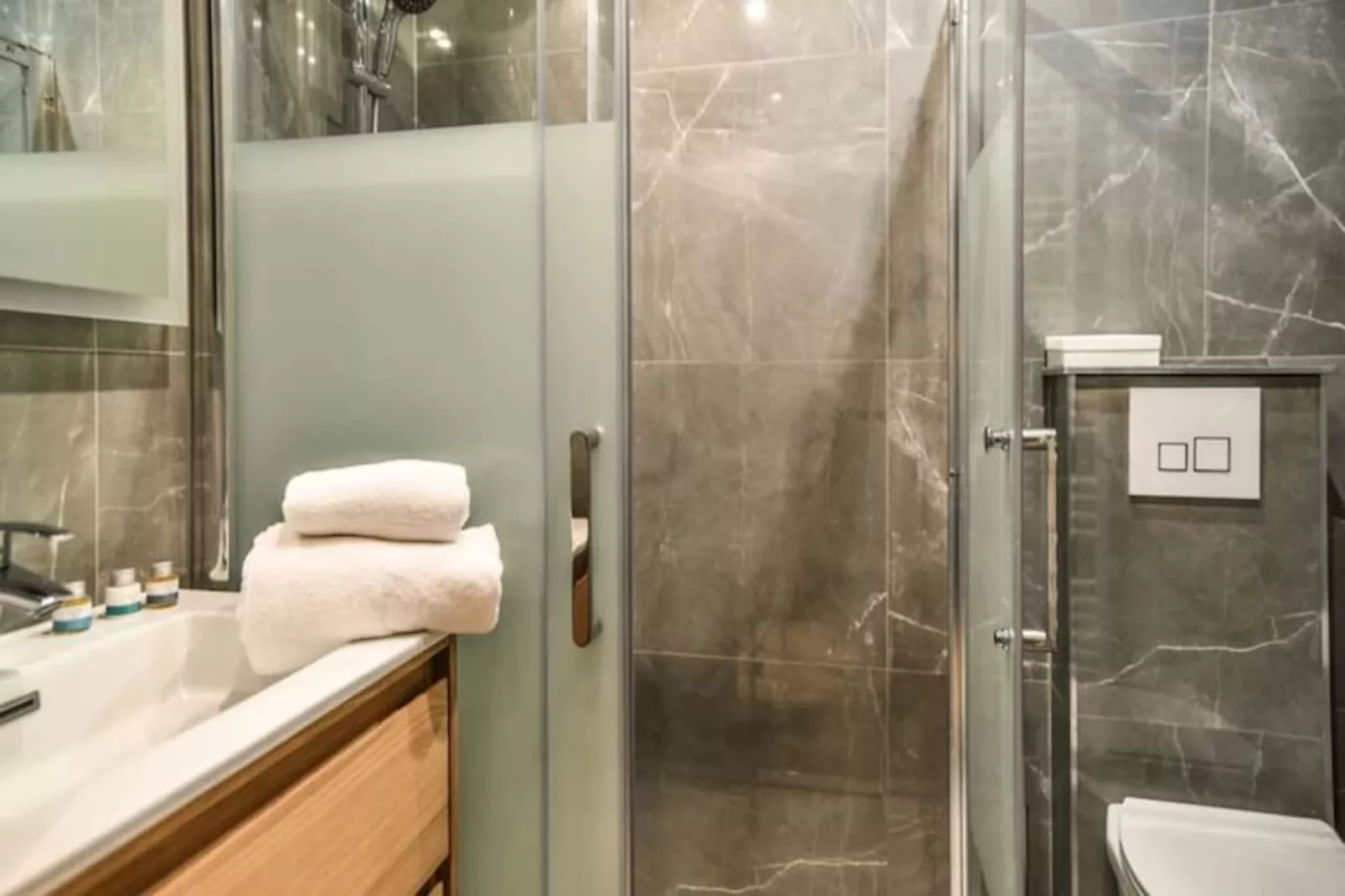 Superbe Studio R&eacute;nov&eacute; Pour 3 Personnes En 1&egrave;re Ligne Au C&oelig;ur D'arcachon-Image-tags.